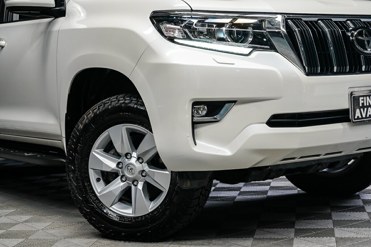 Toyota Landcruiser Prado image 2