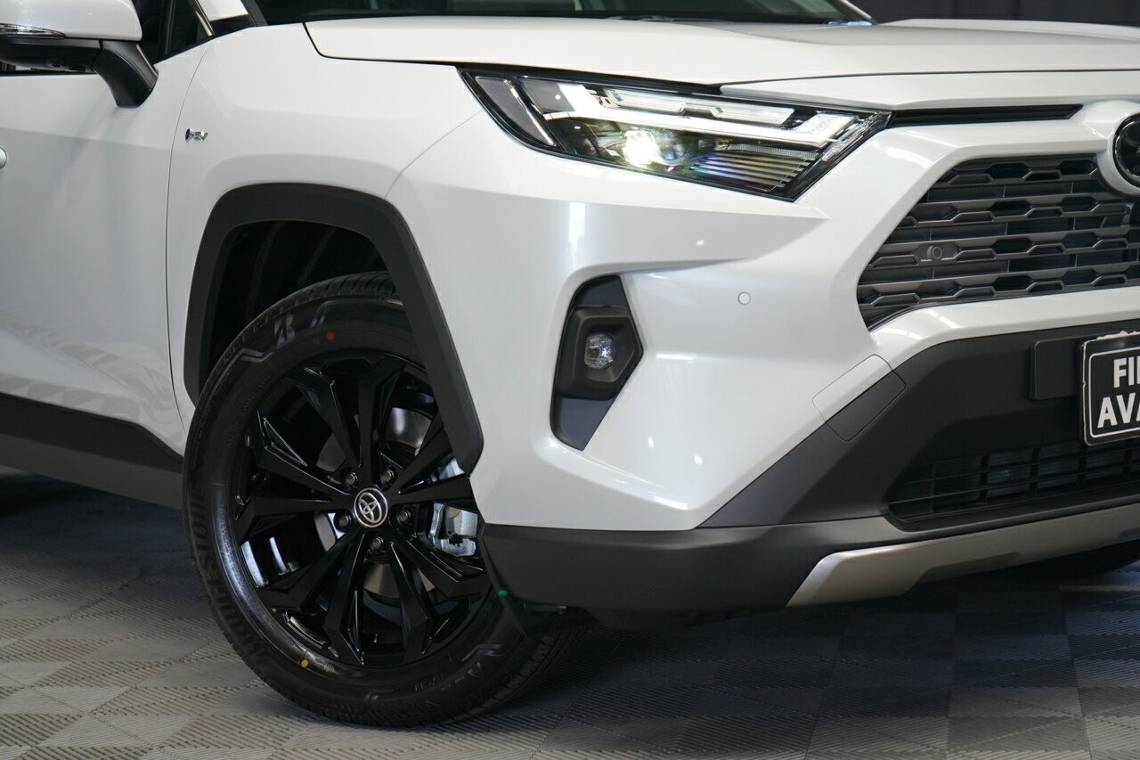 Toyota Rav4 image 2