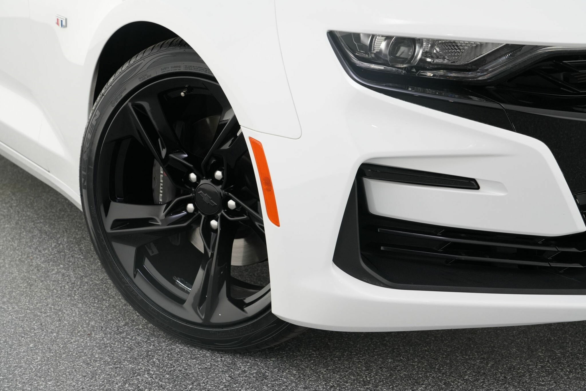 Chevrolet Camaro image 2