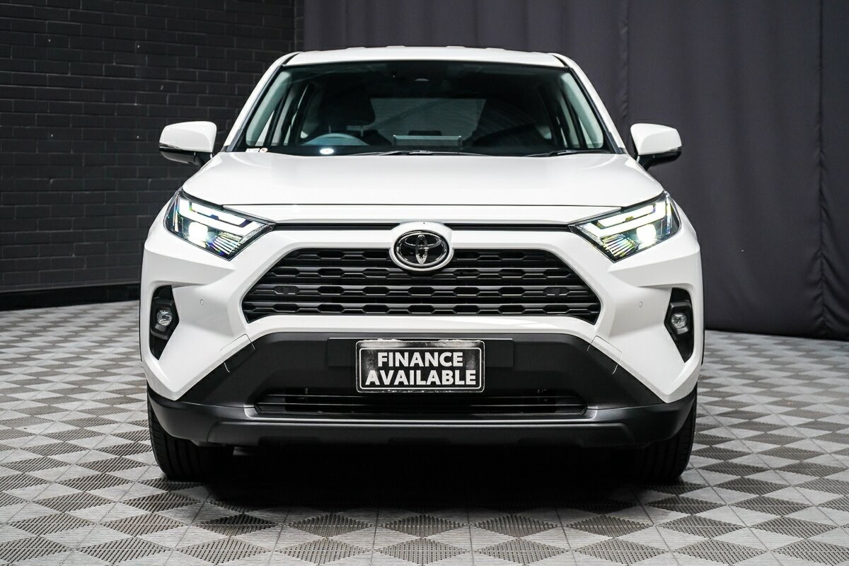 Toyota Rav4 image 3