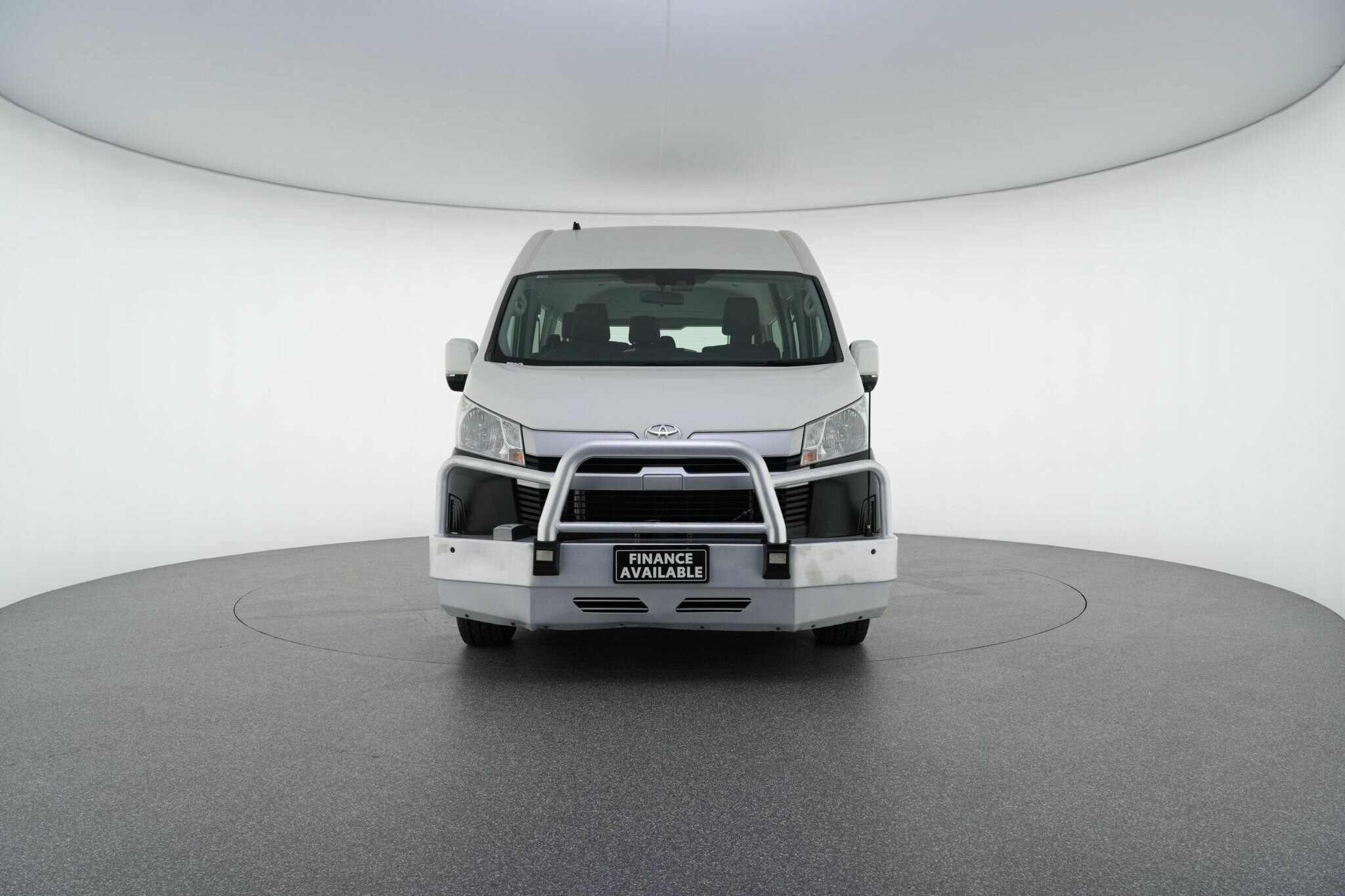 Toyota Hiace image 3