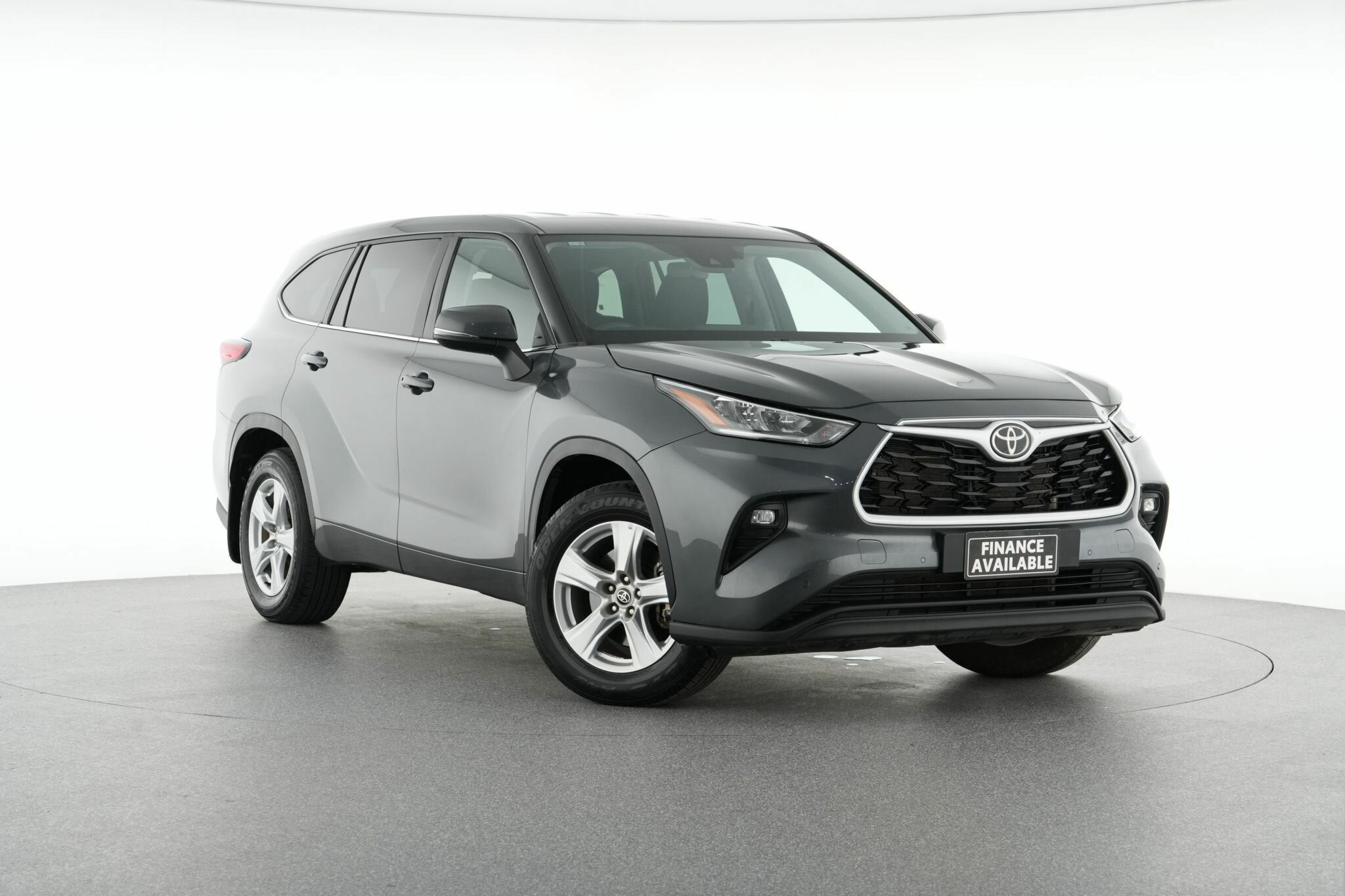 Toyota Kluger image 1