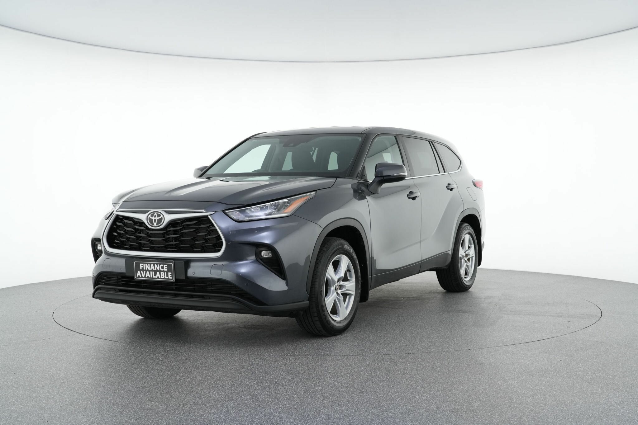 Toyota Kluger image 4