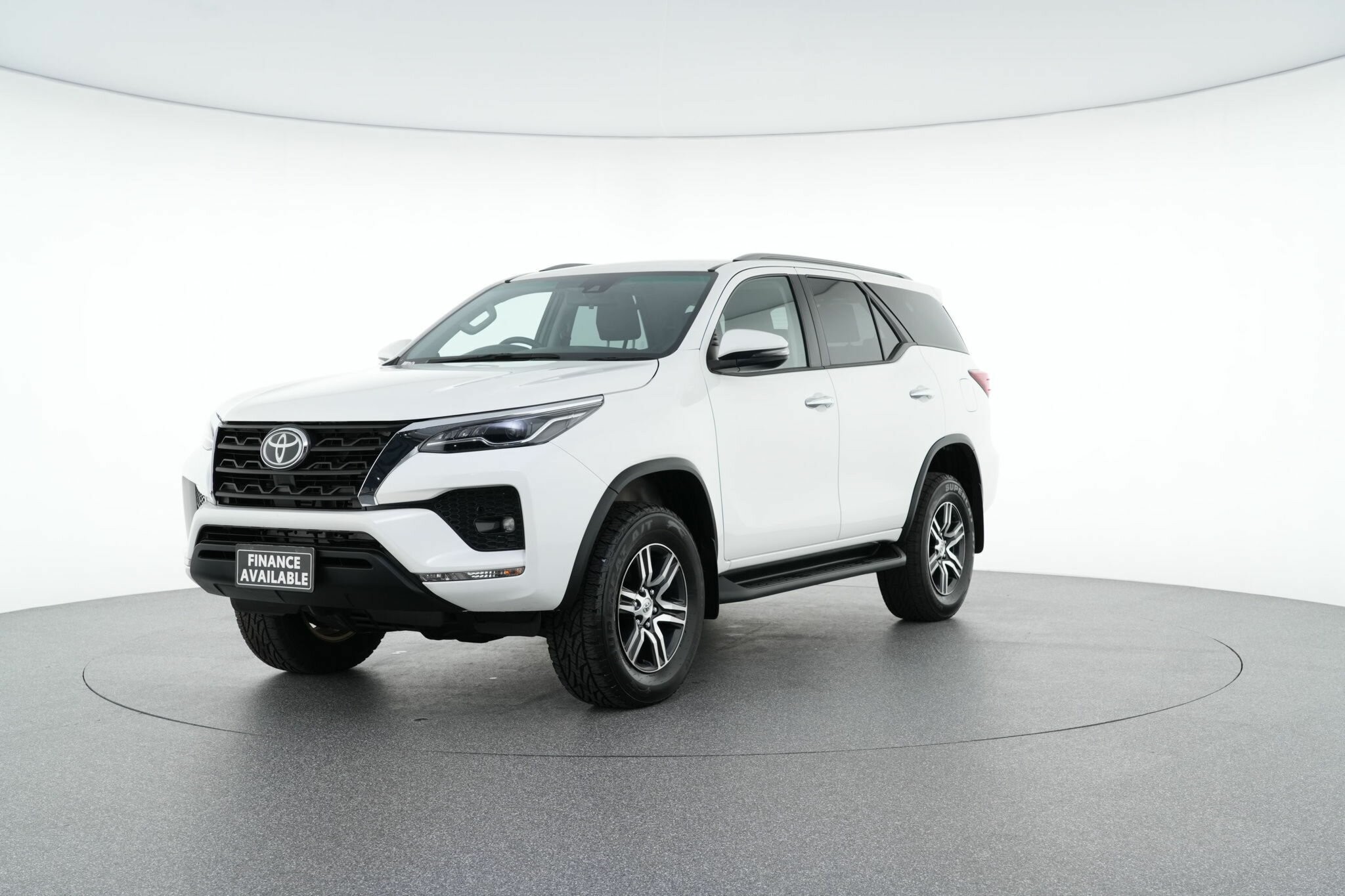 Toyota Fortuner image 4