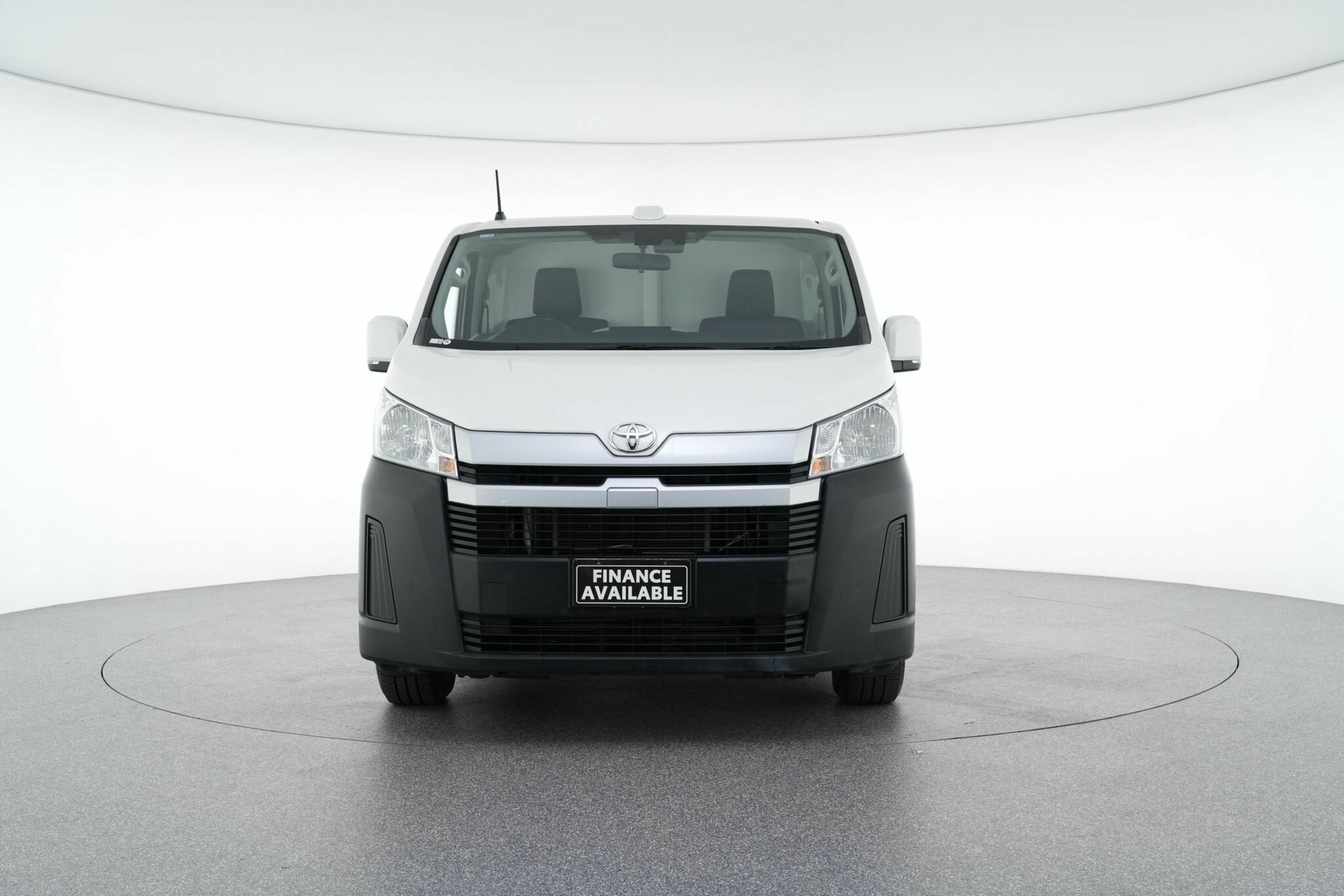 Toyota Hiace image 3