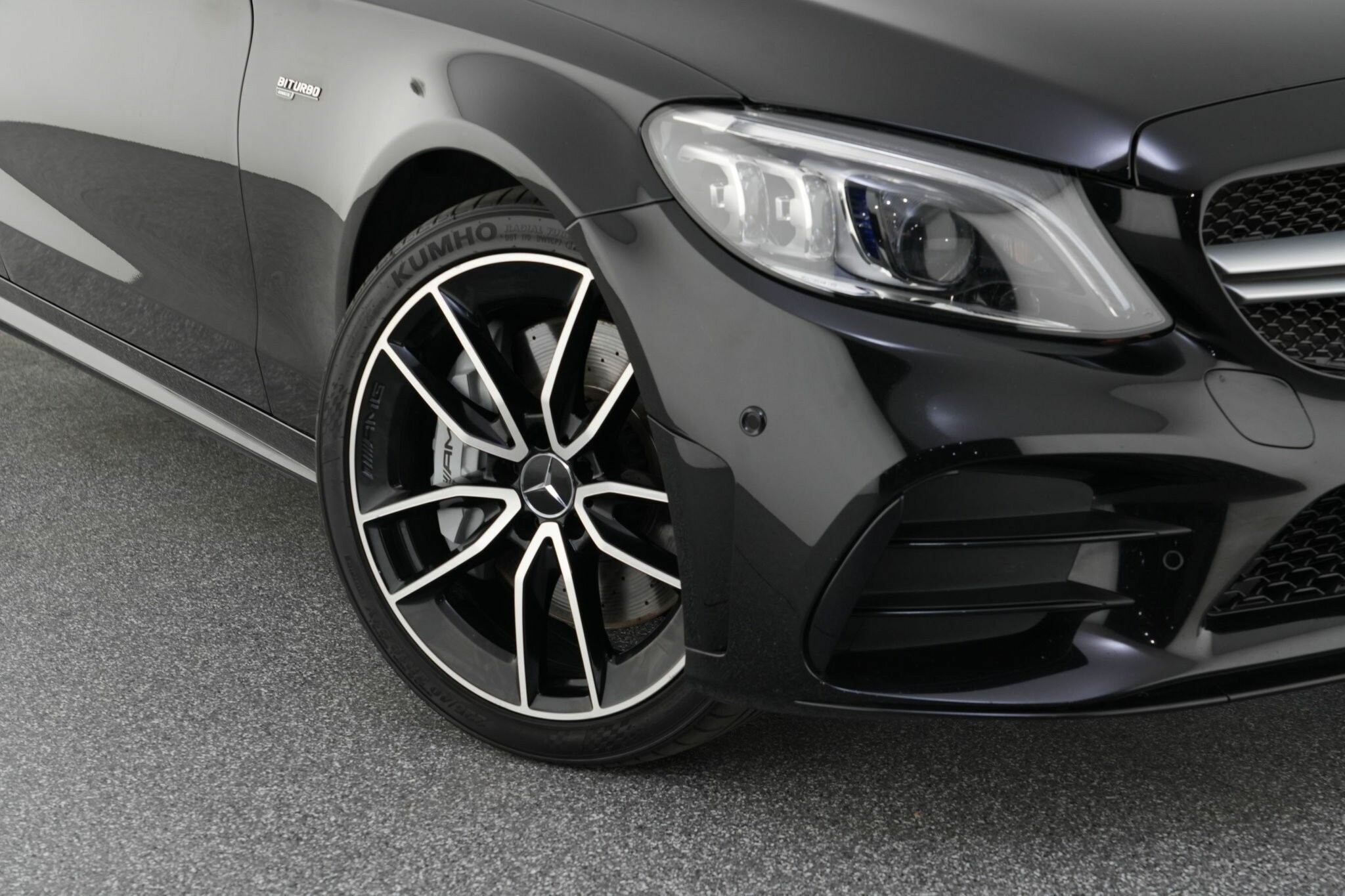 Mercedes Benz C-class image 2