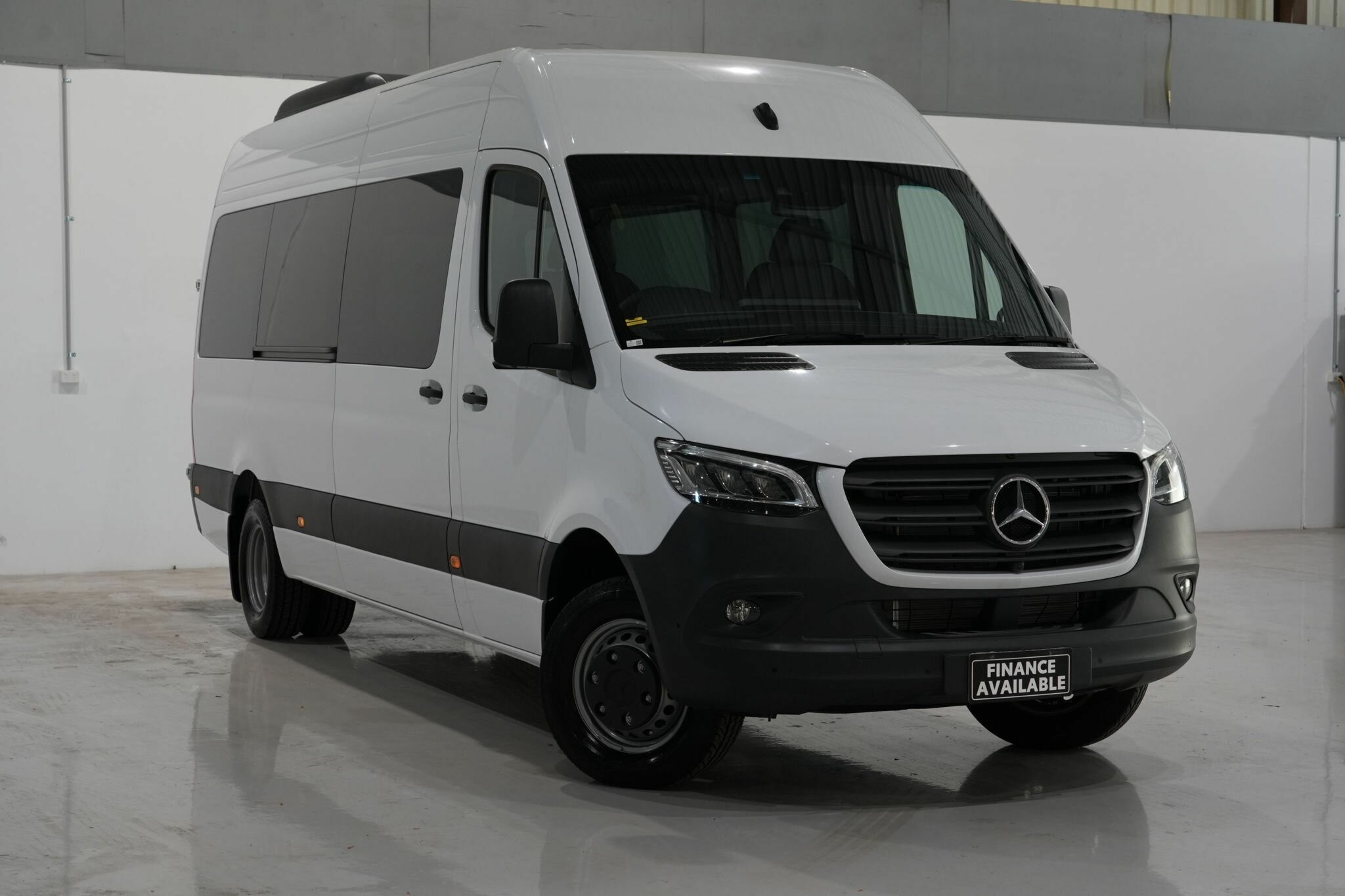 Mercedes Benz Sprinter image 1