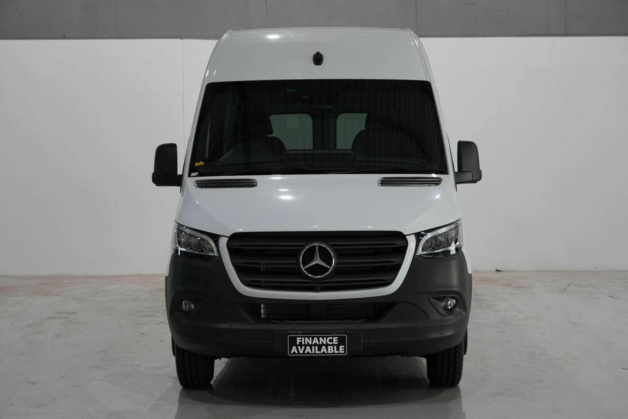 Mercedes Benz Sprinter image 3