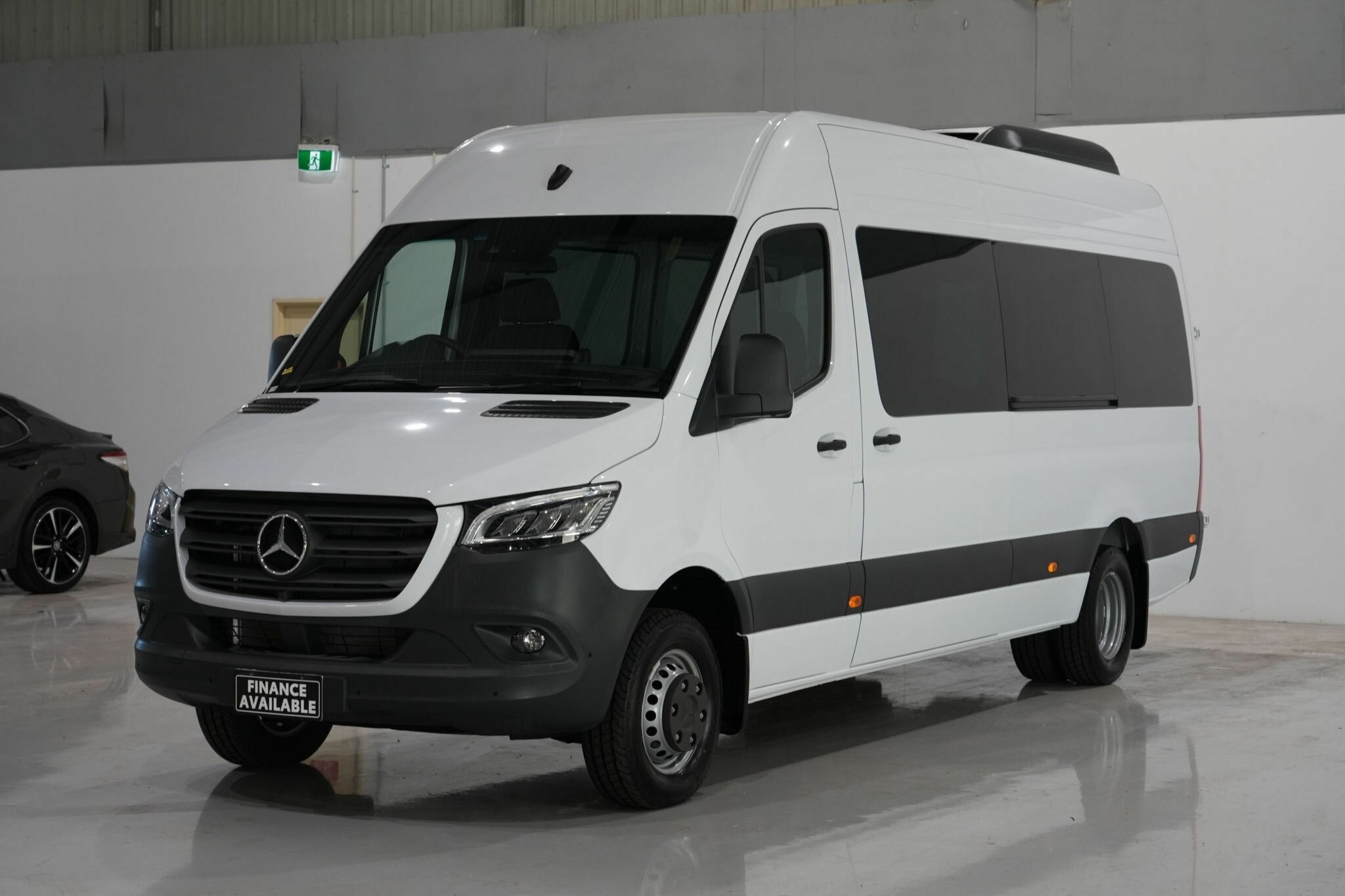 Mercedes Benz Sprinter image 4