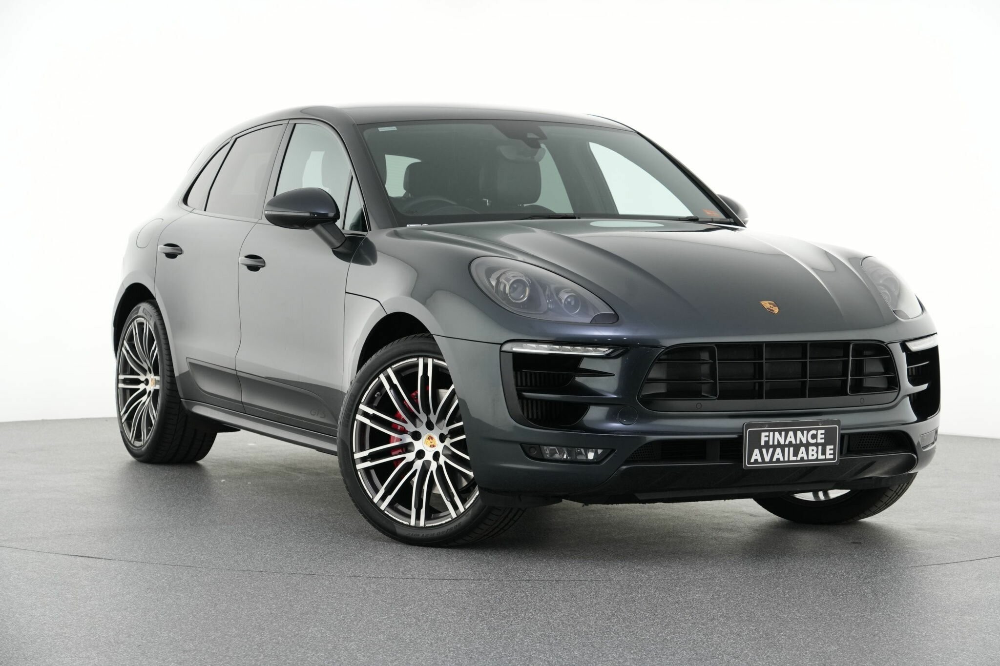 Porsche Macan image 1