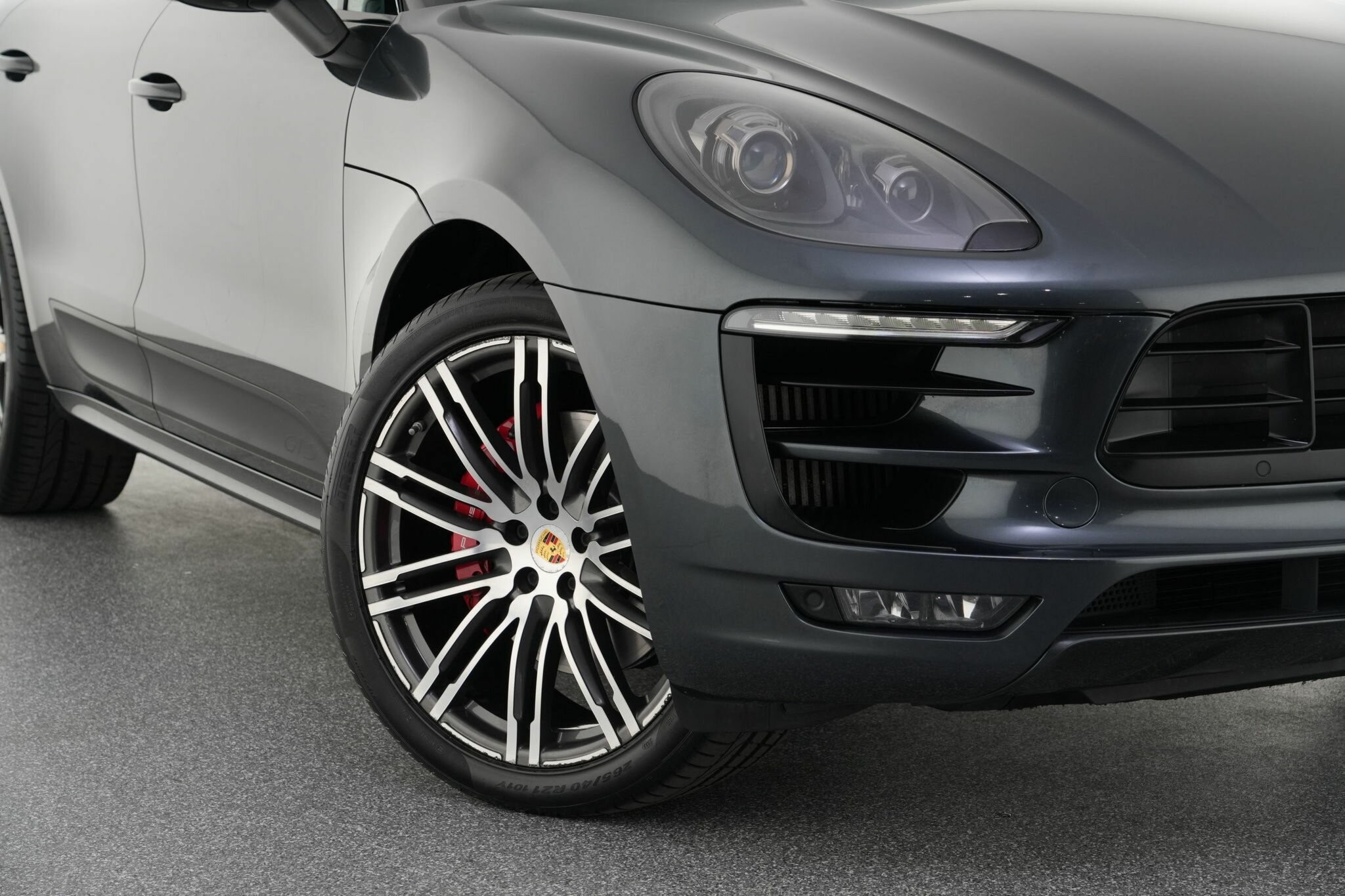 Porsche Macan image 2