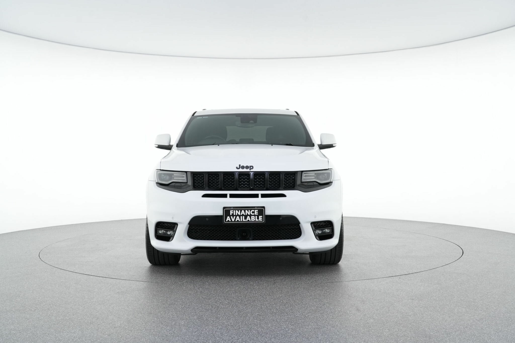 Jeep Grand Cherokee image 3