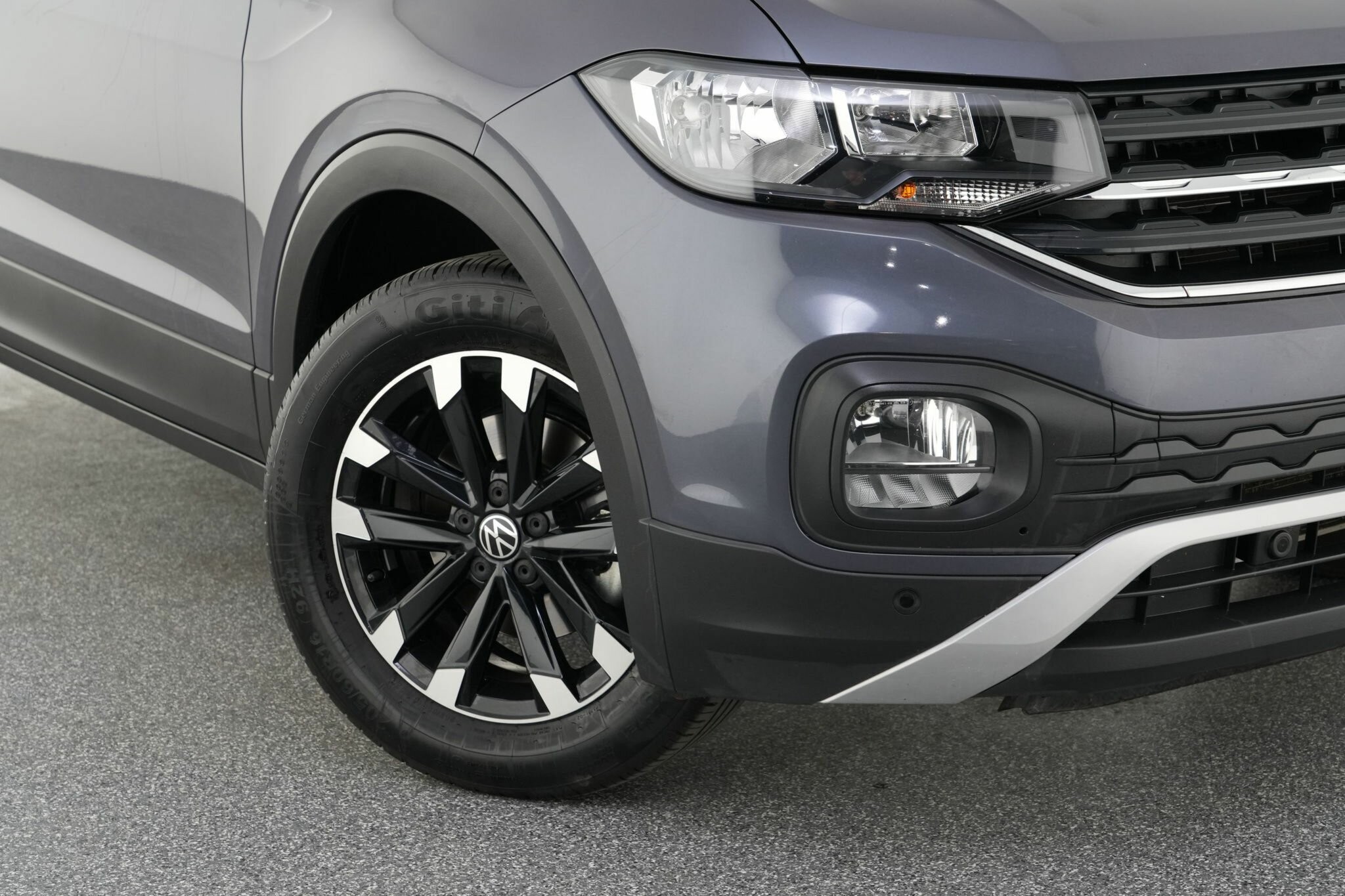 Volkswagen T-cross image 2