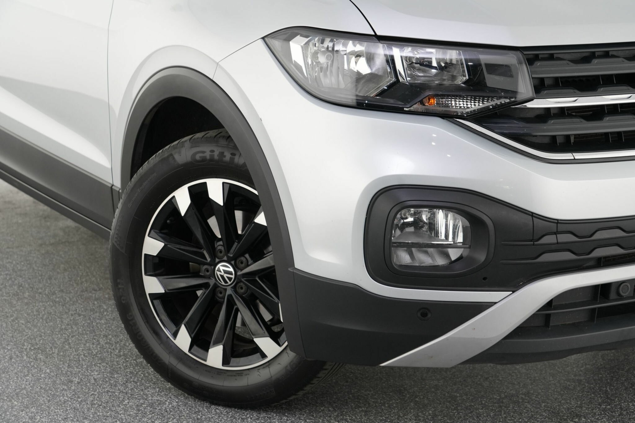 Volkswagen T-cross image 2