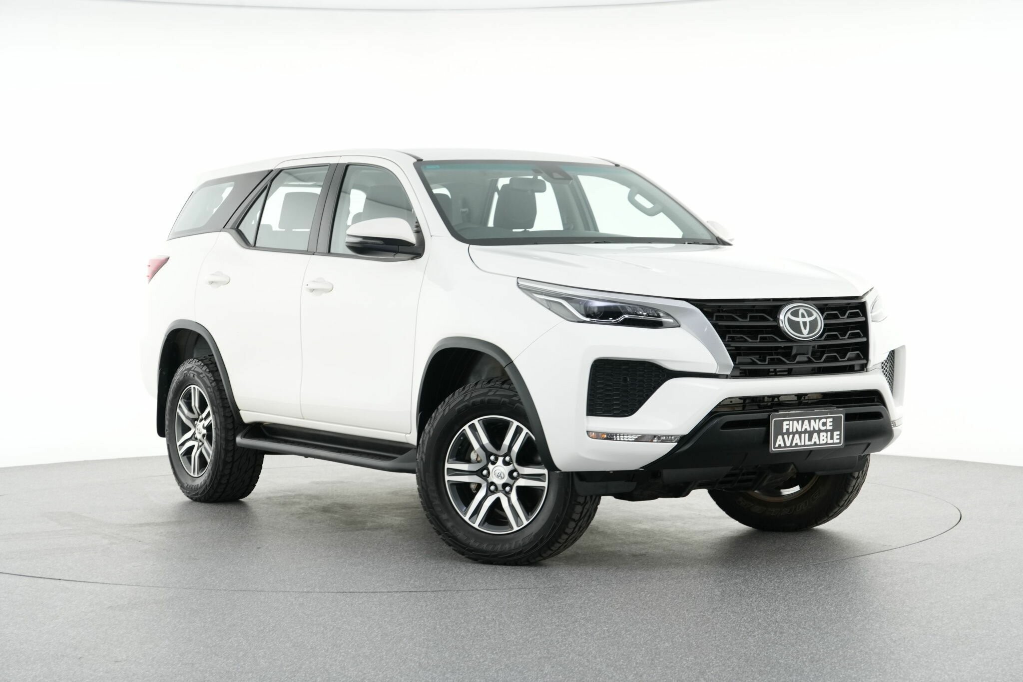 Toyota Fortuner image 1