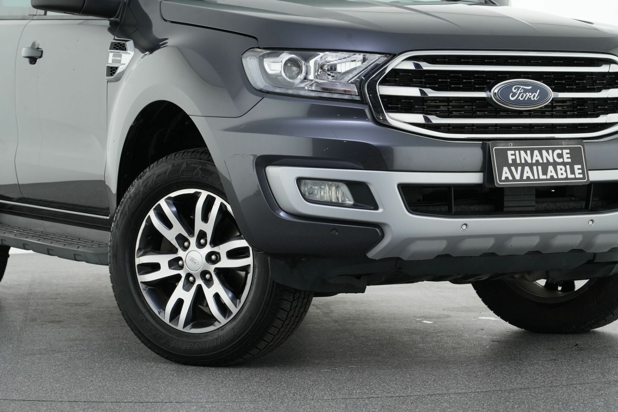 Ford Everest image 2