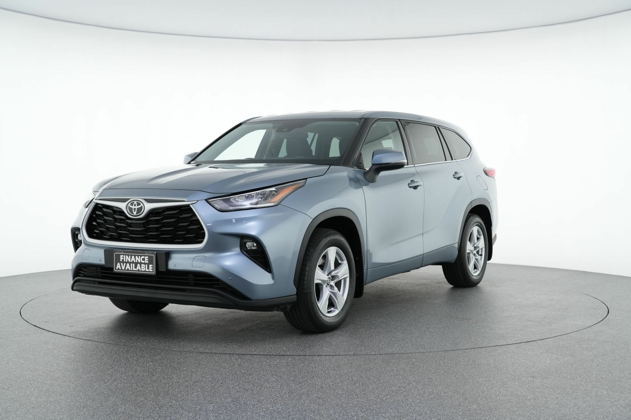 Toyota Kluger image 4