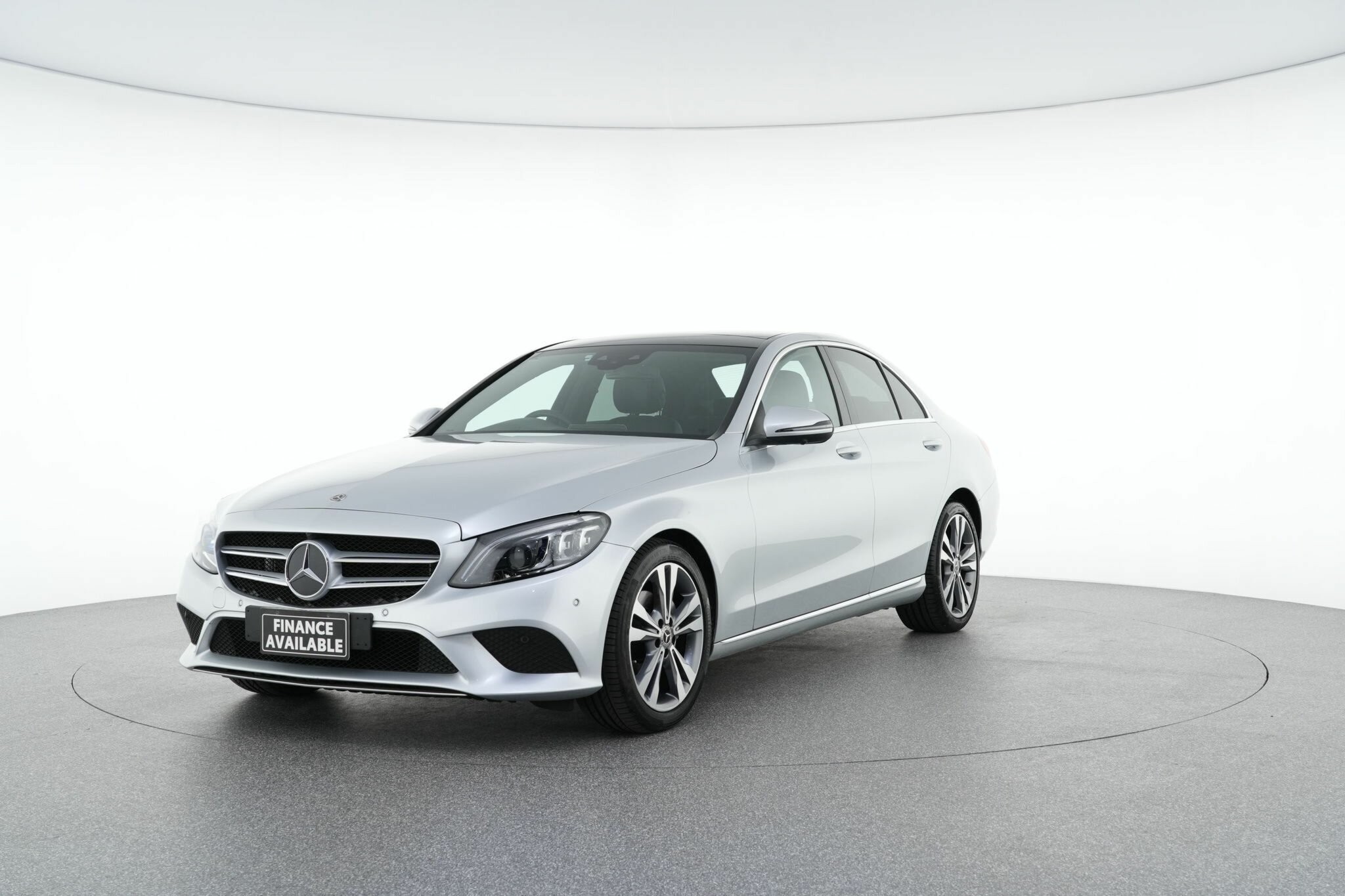 Mercedes Benz C-class image 4