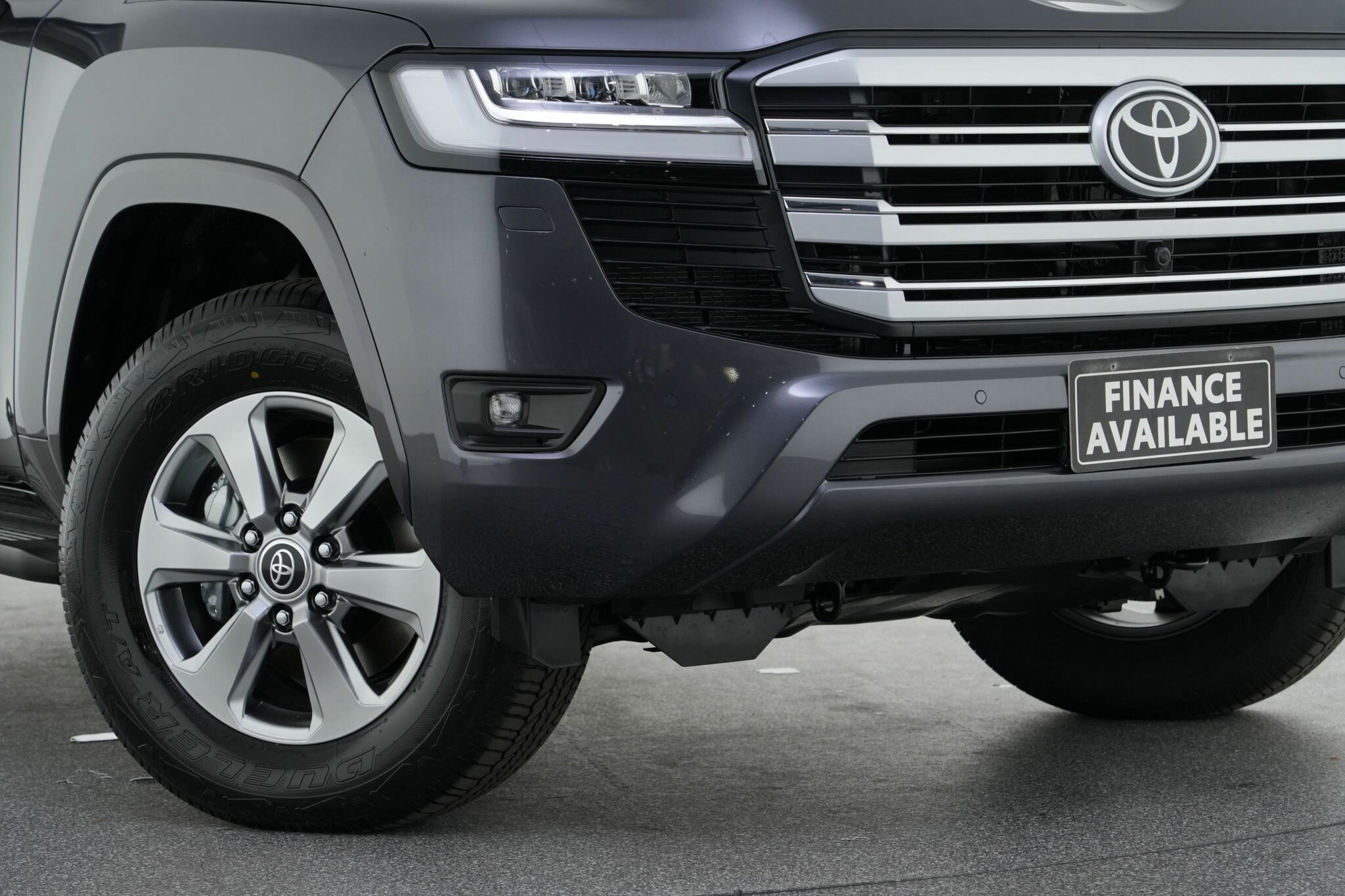 Toyota Landcruiser image 2