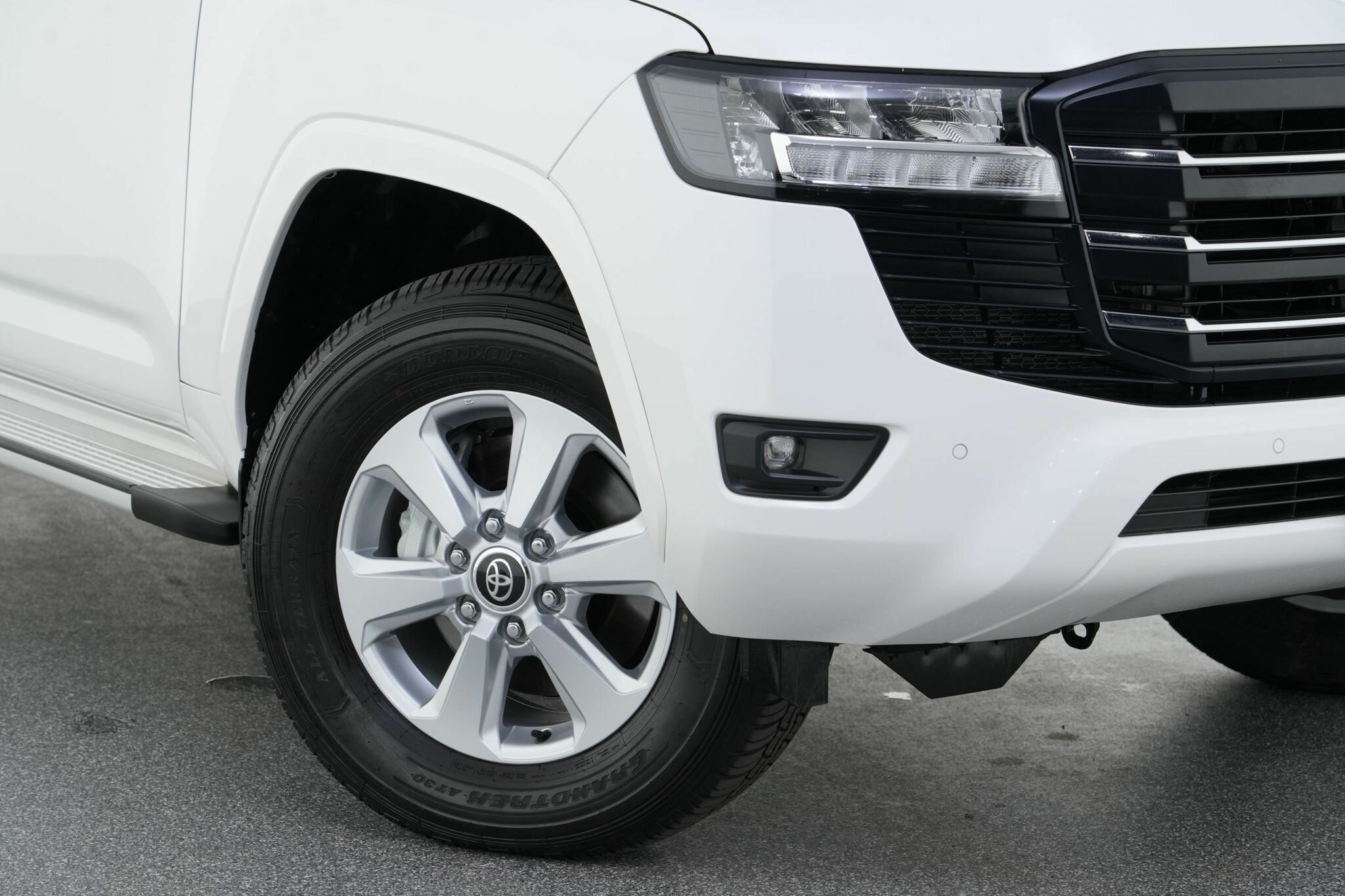 Toyota Landcruiser image 2