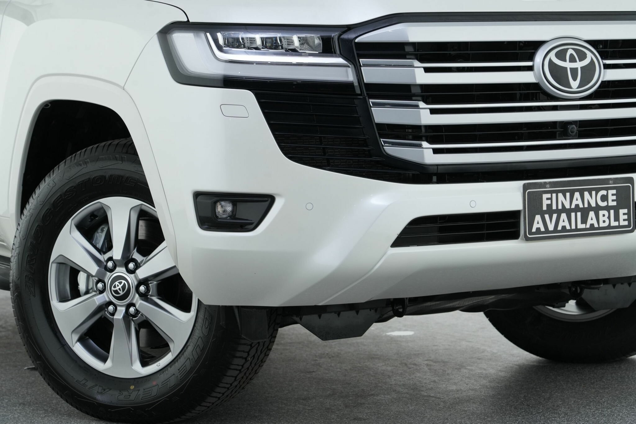 Toyota Landcruiser image 2