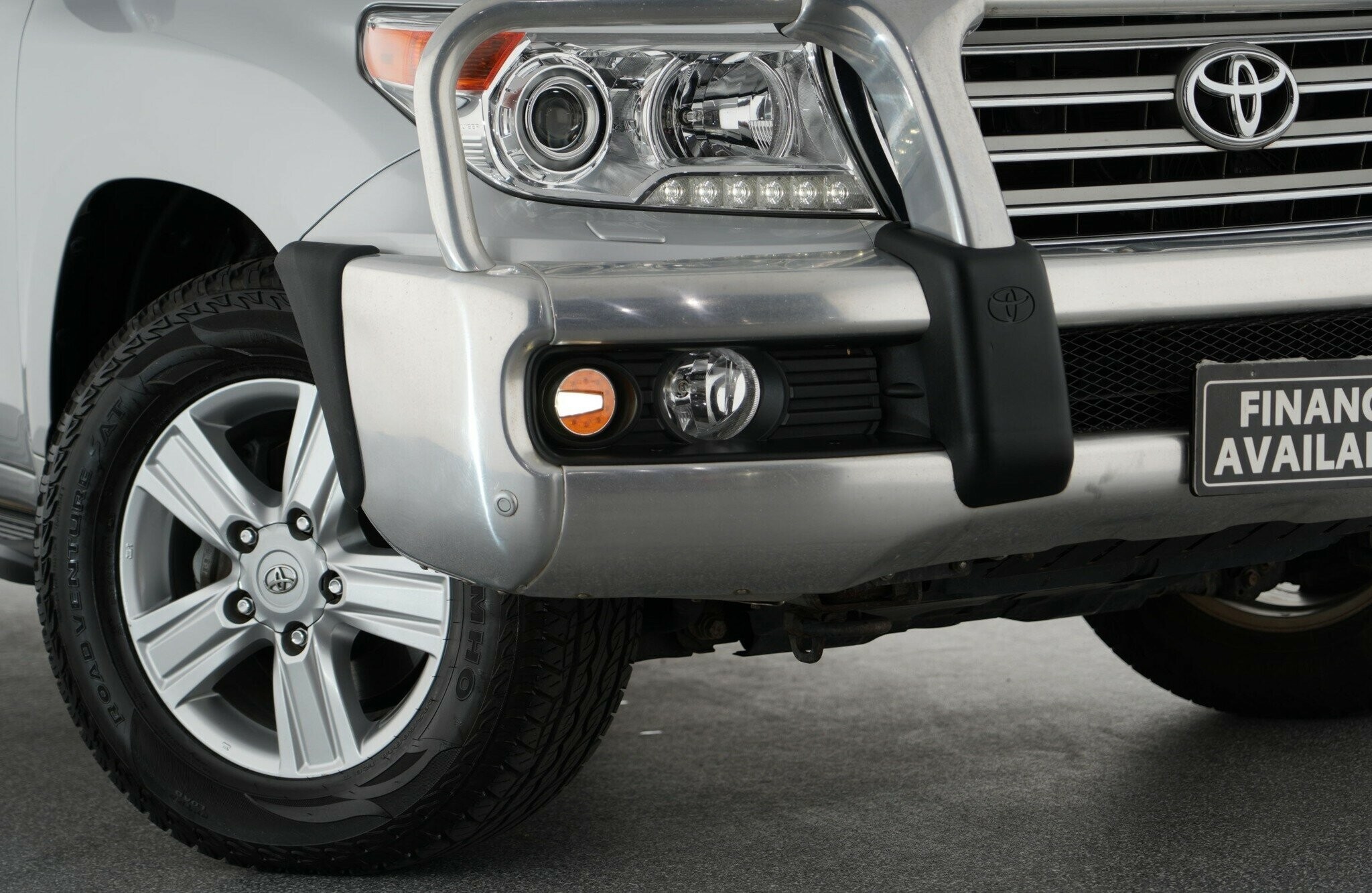 Toyota Landcruiser image 2