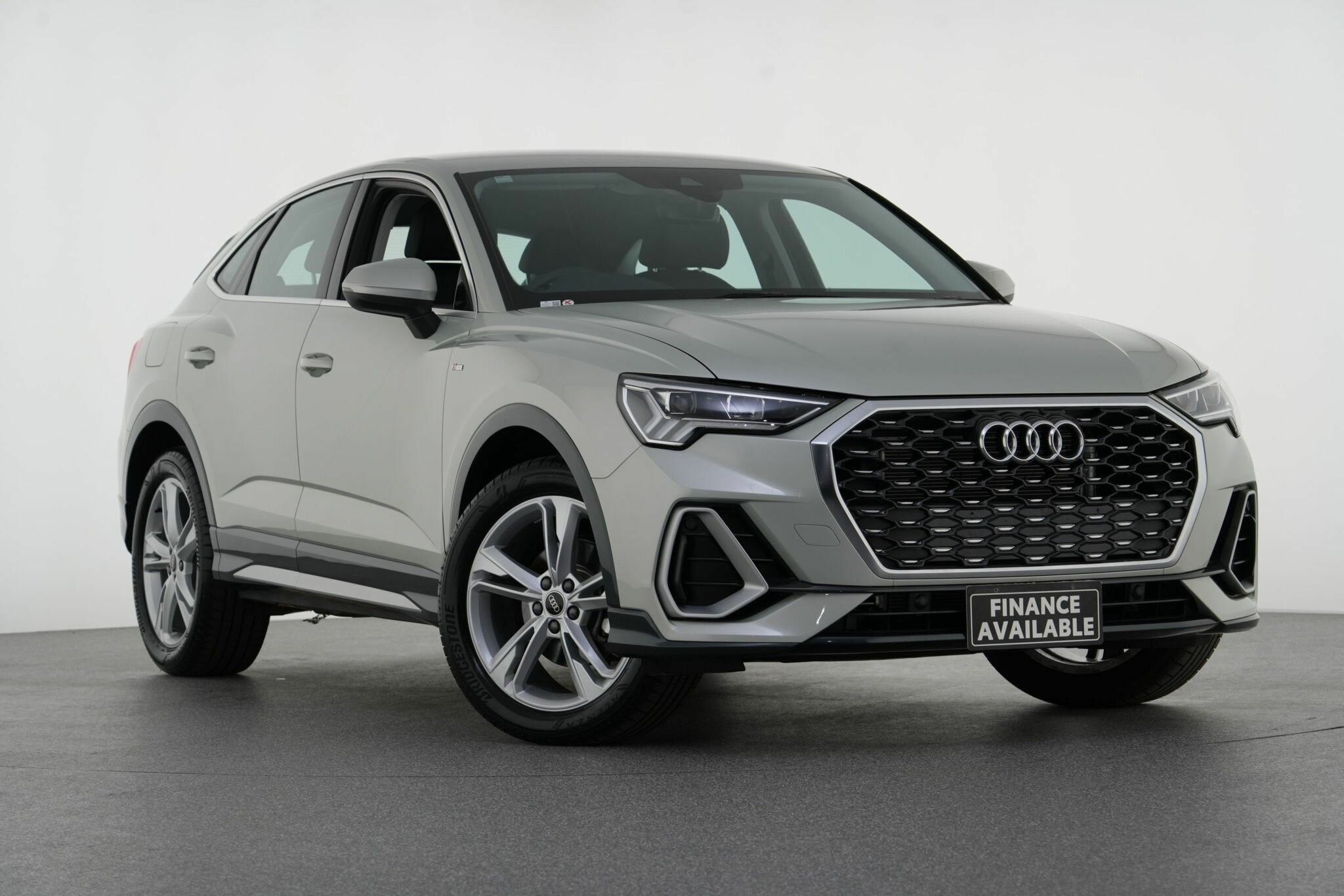 Audi Q3 image 1