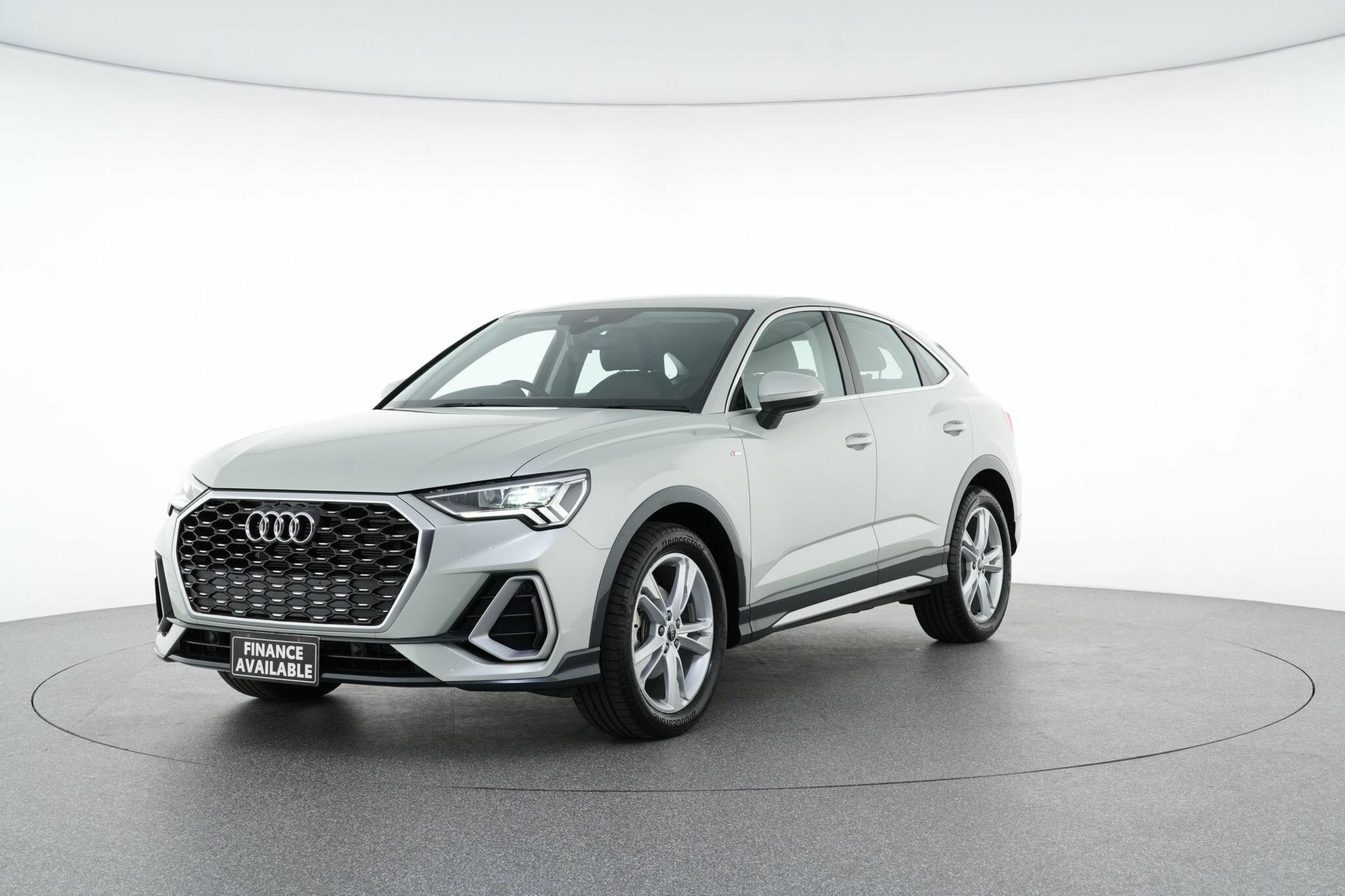 Audi Q3 image 4