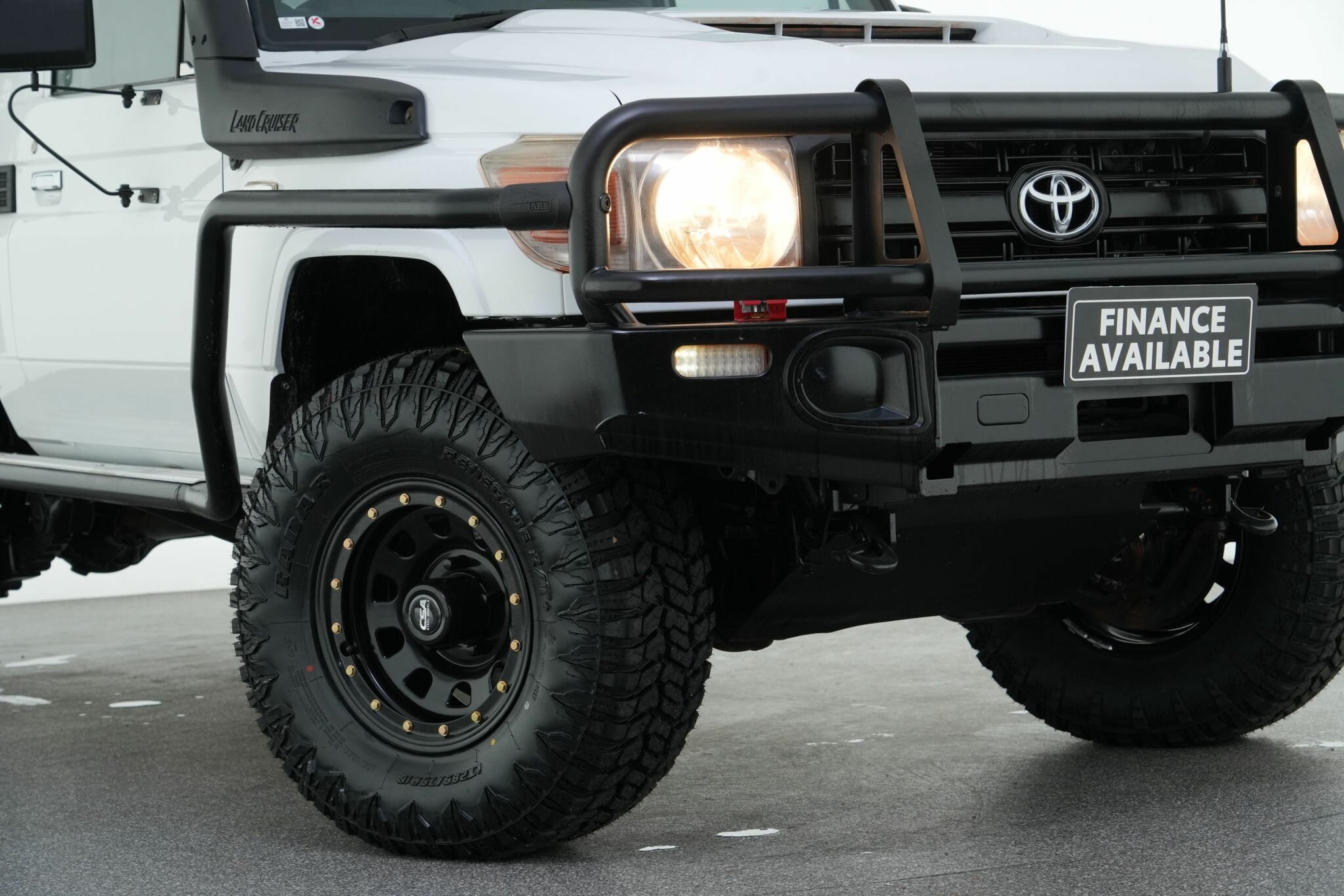Toyota Landcruiser image 2