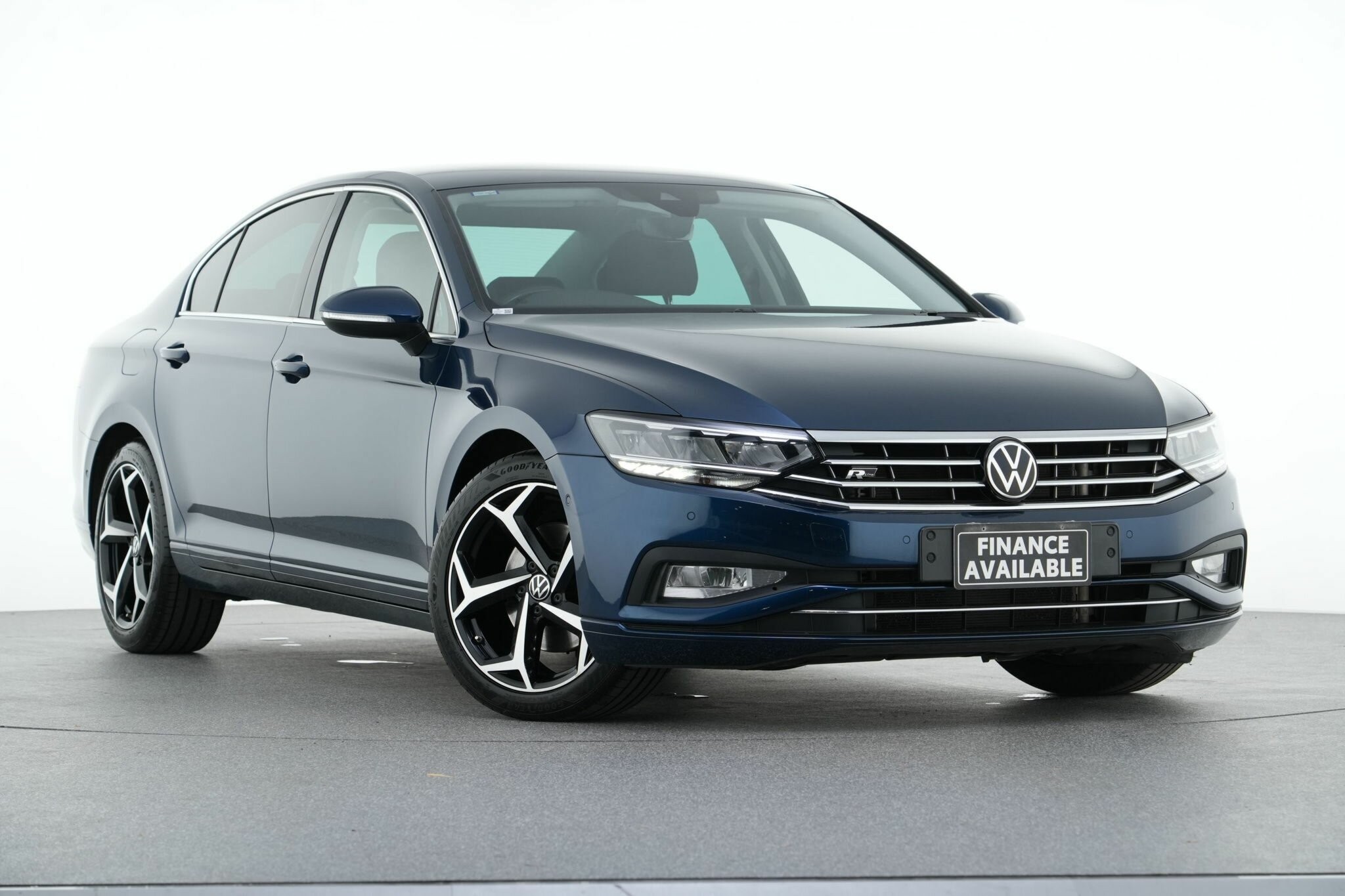 Volkswagen Passat image 1