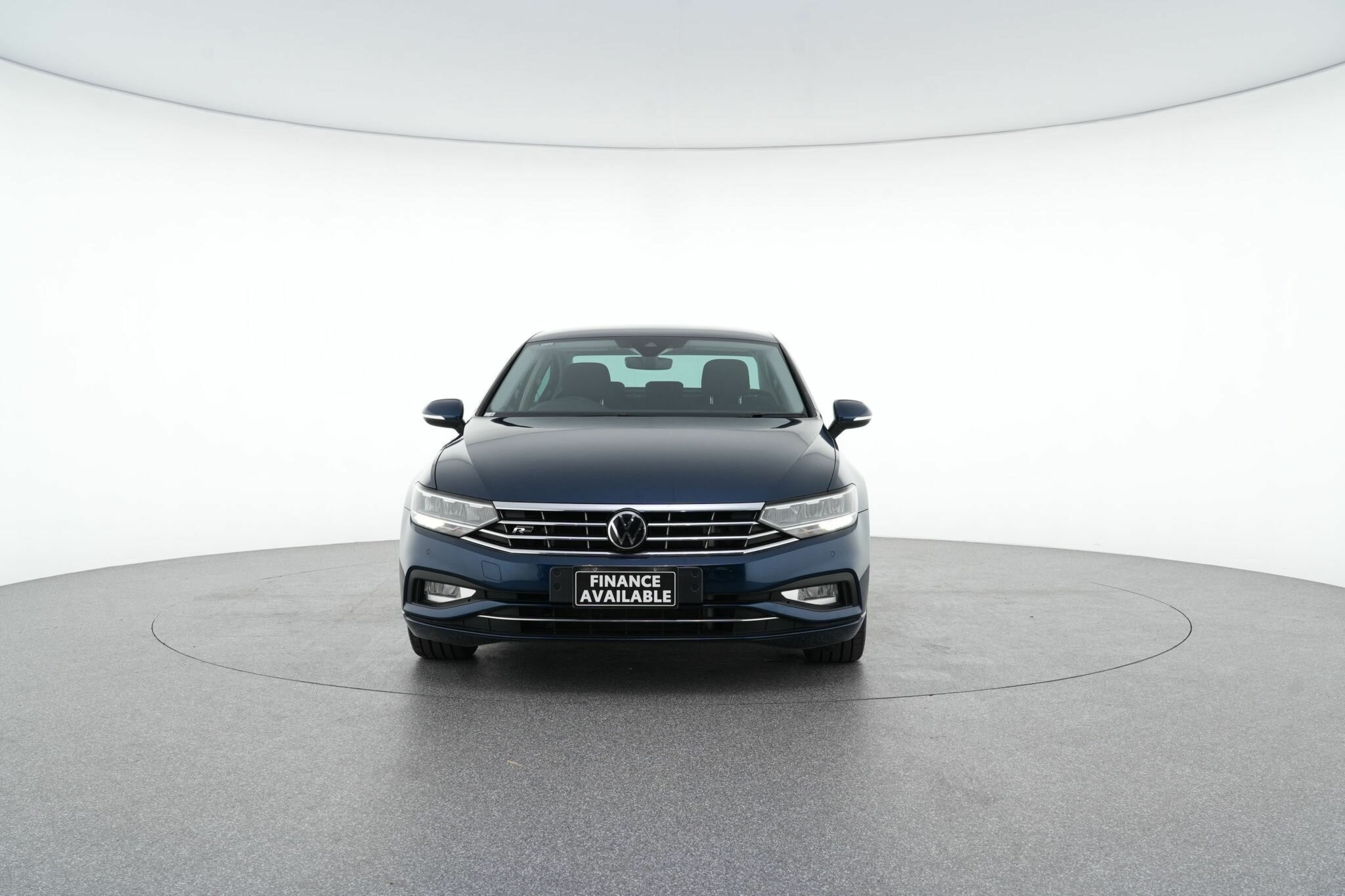 Volkswagen Passat image 3