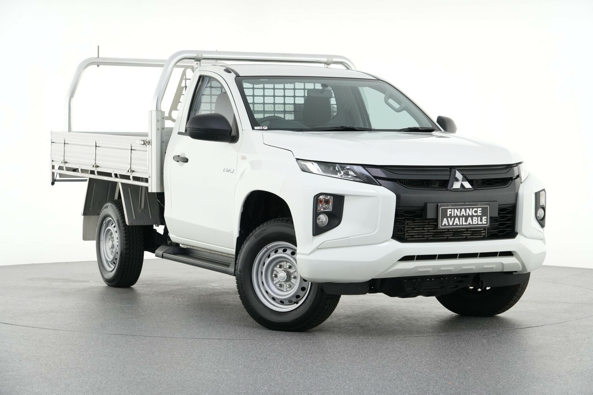 Mitsubishi Triton image 1