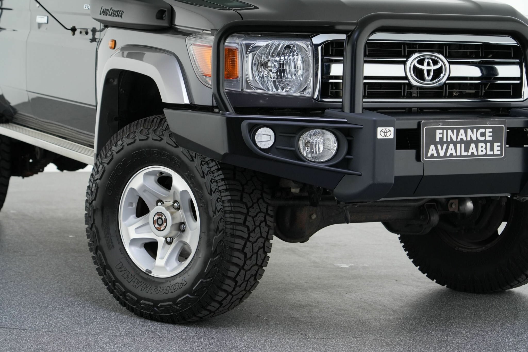 Toyota Landcruiser image 2