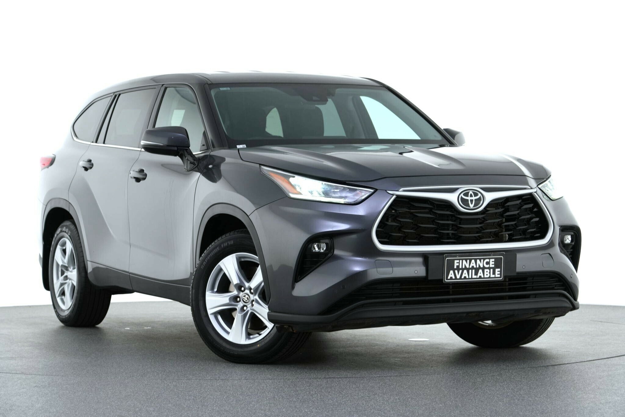 Toyota Kluger image 1