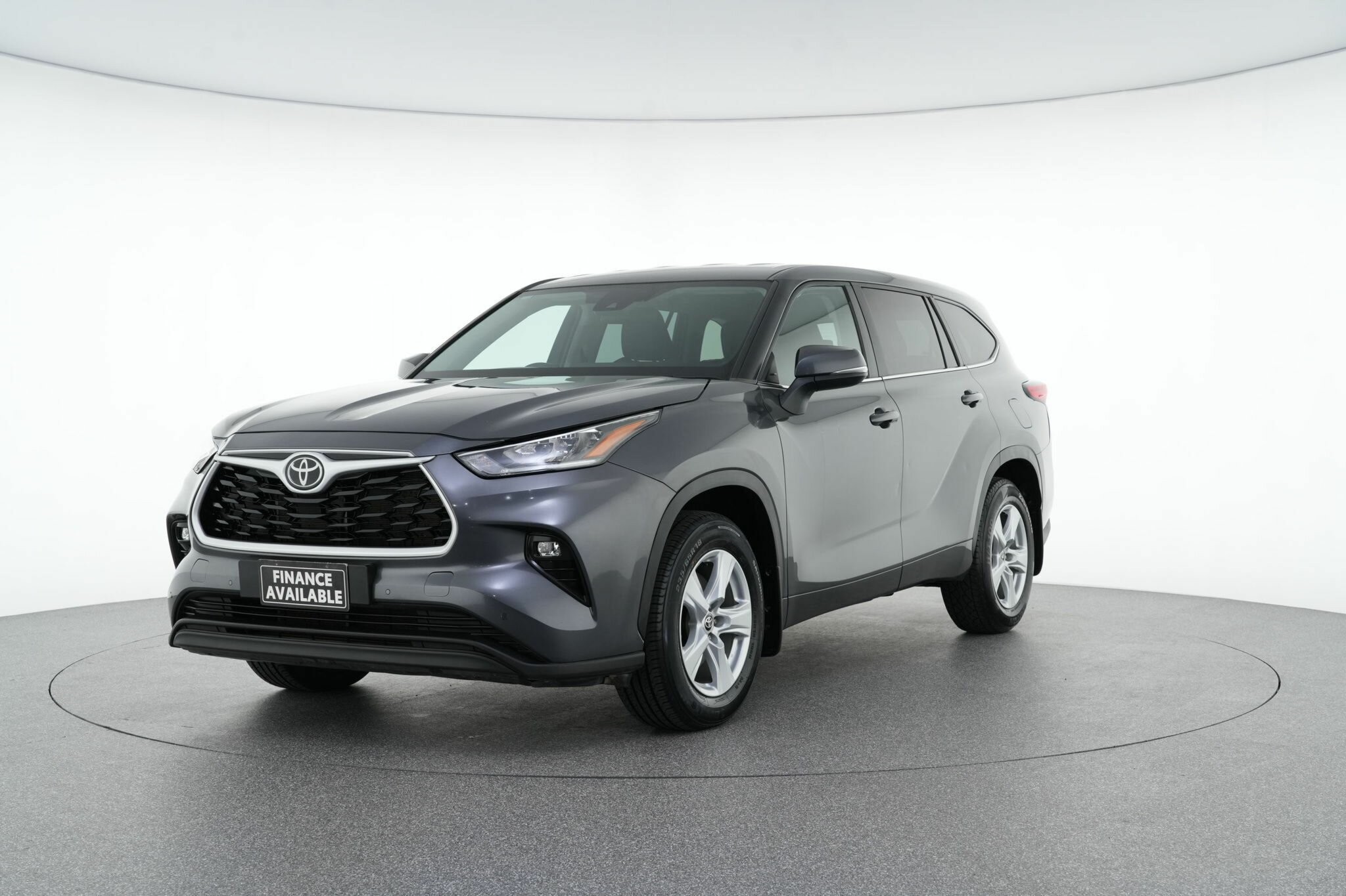 Toyota Kluger image 4