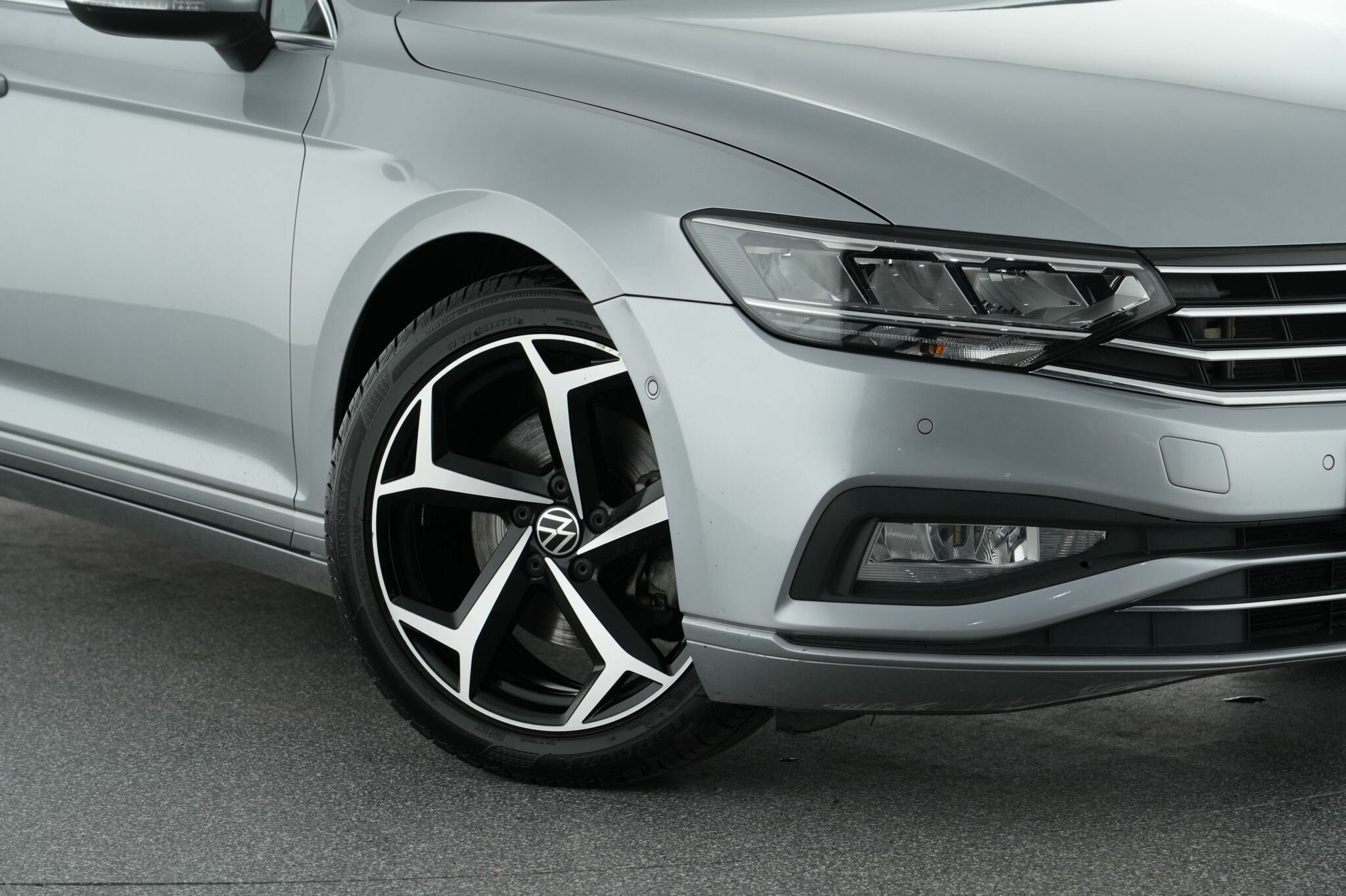 Volkswagen Passat image 2