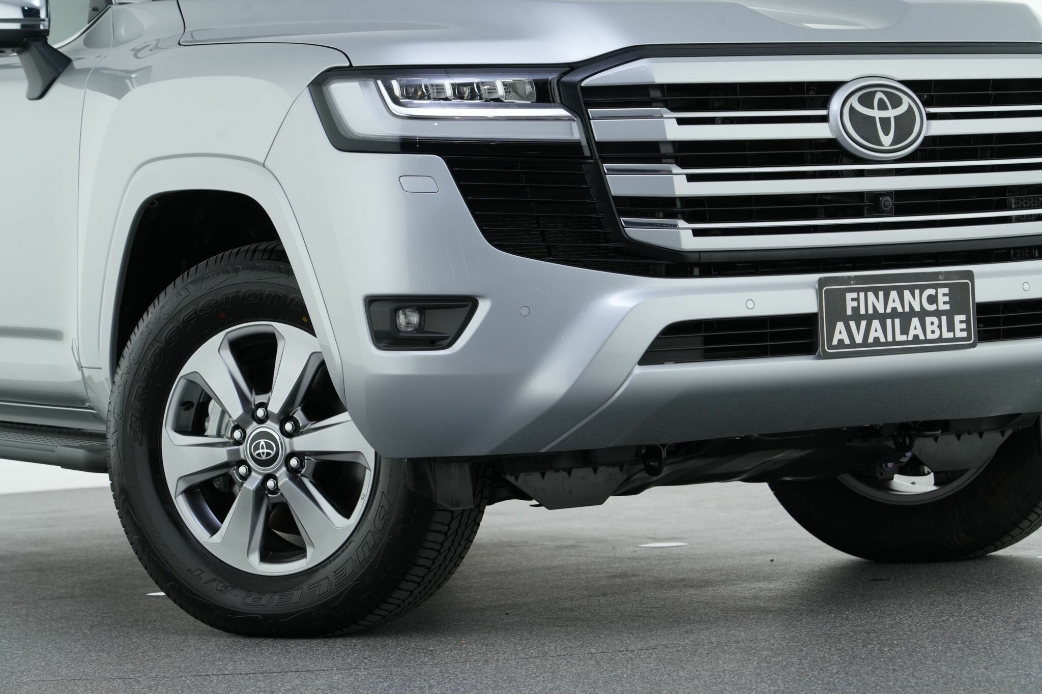 Toyota Landcruiser image 2