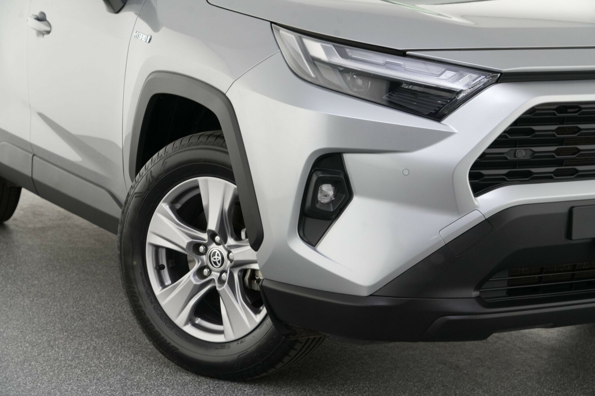 Toyota Rav4 image 2