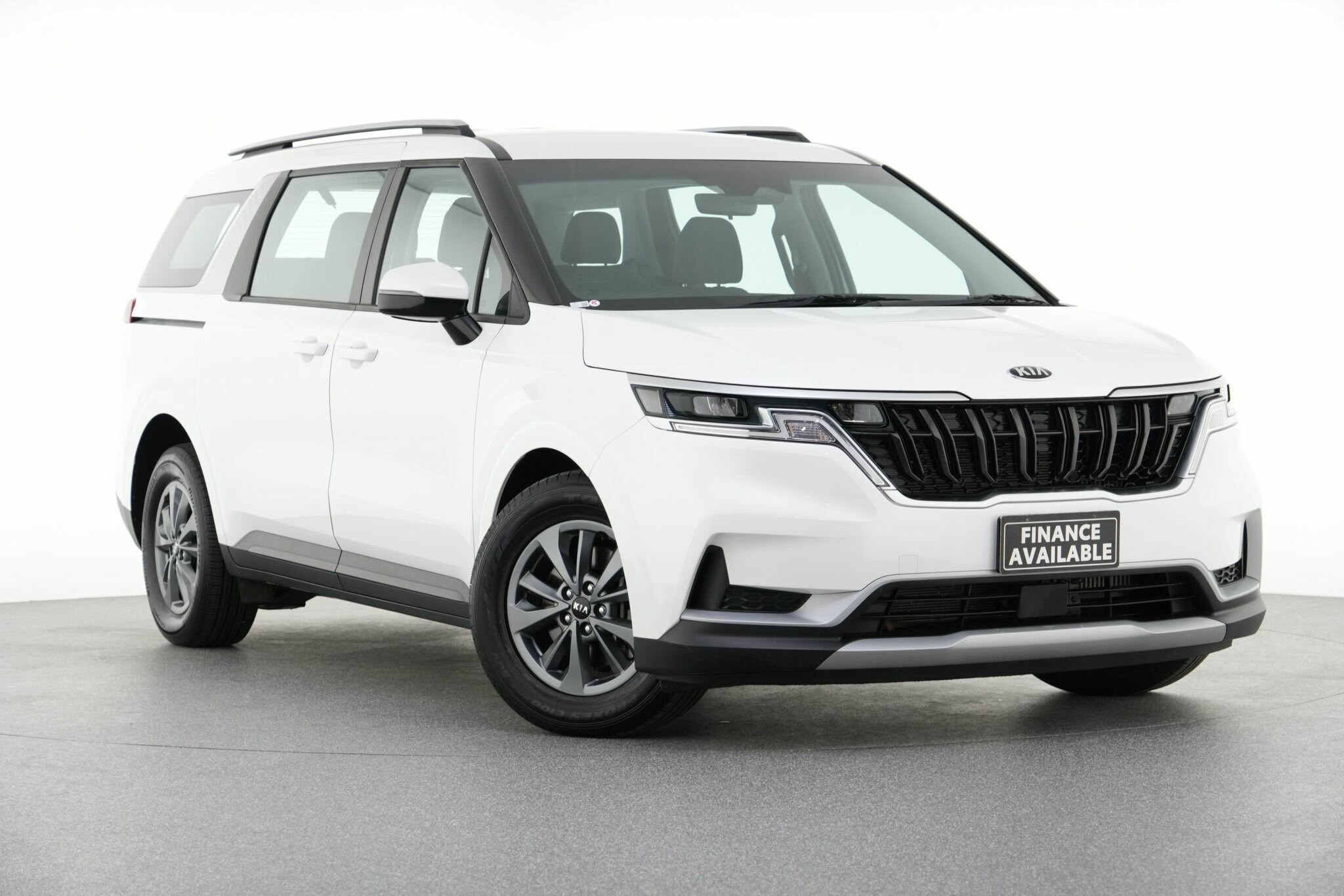 Kia Carnival image 1