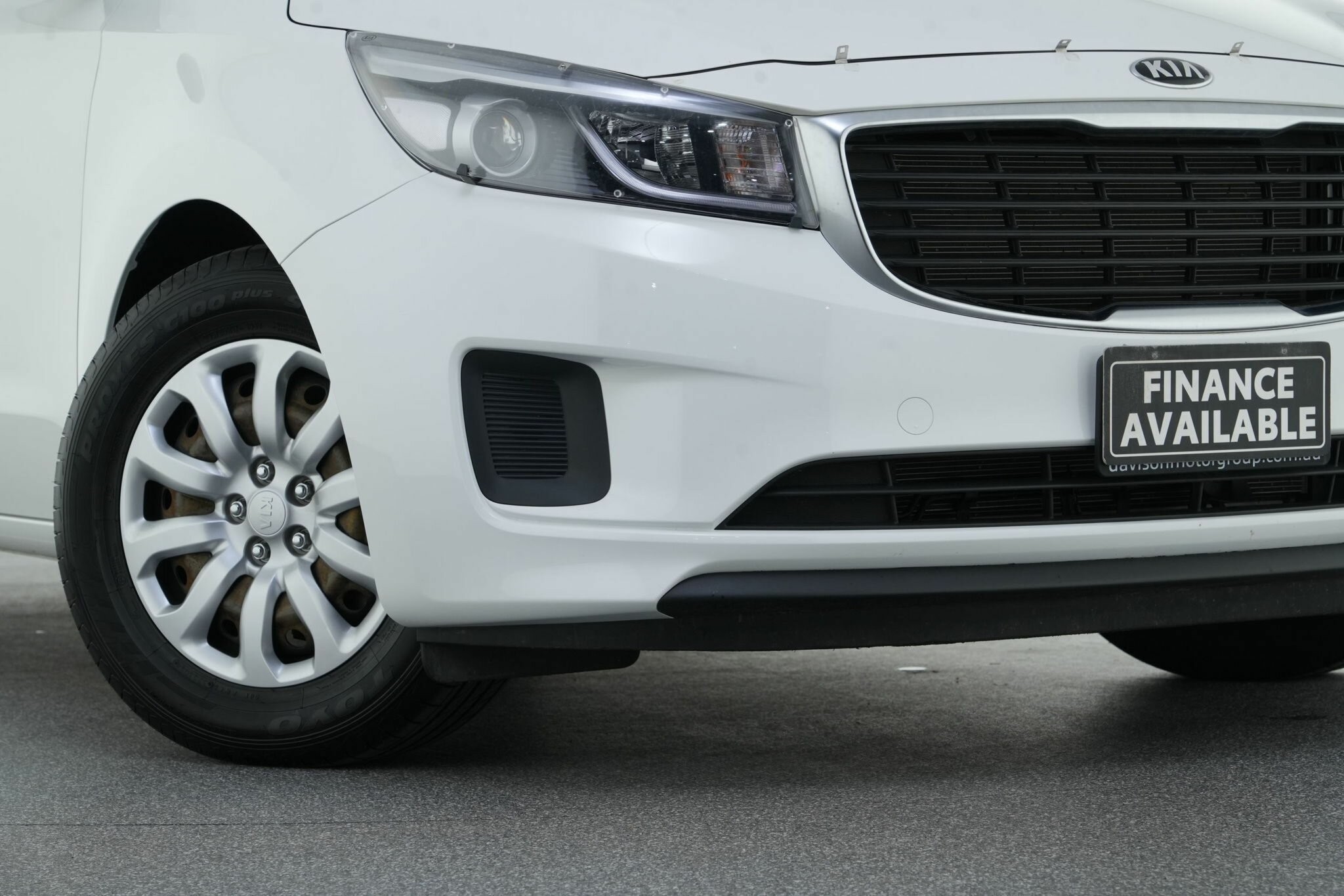 Kia Carnival image 2