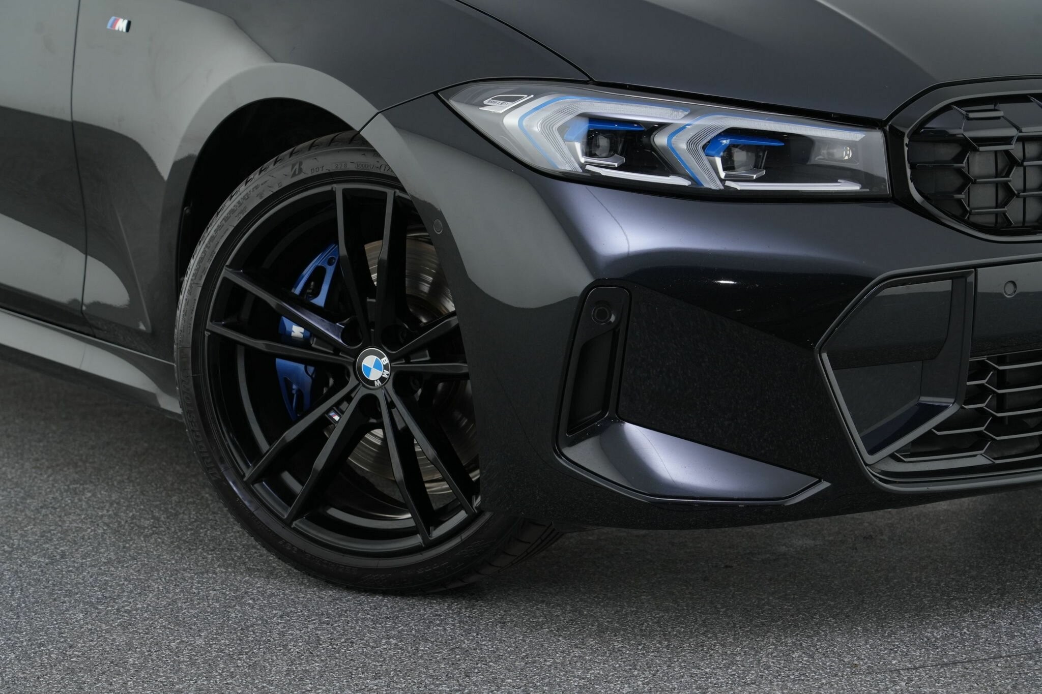 BMW 3 Series image 2