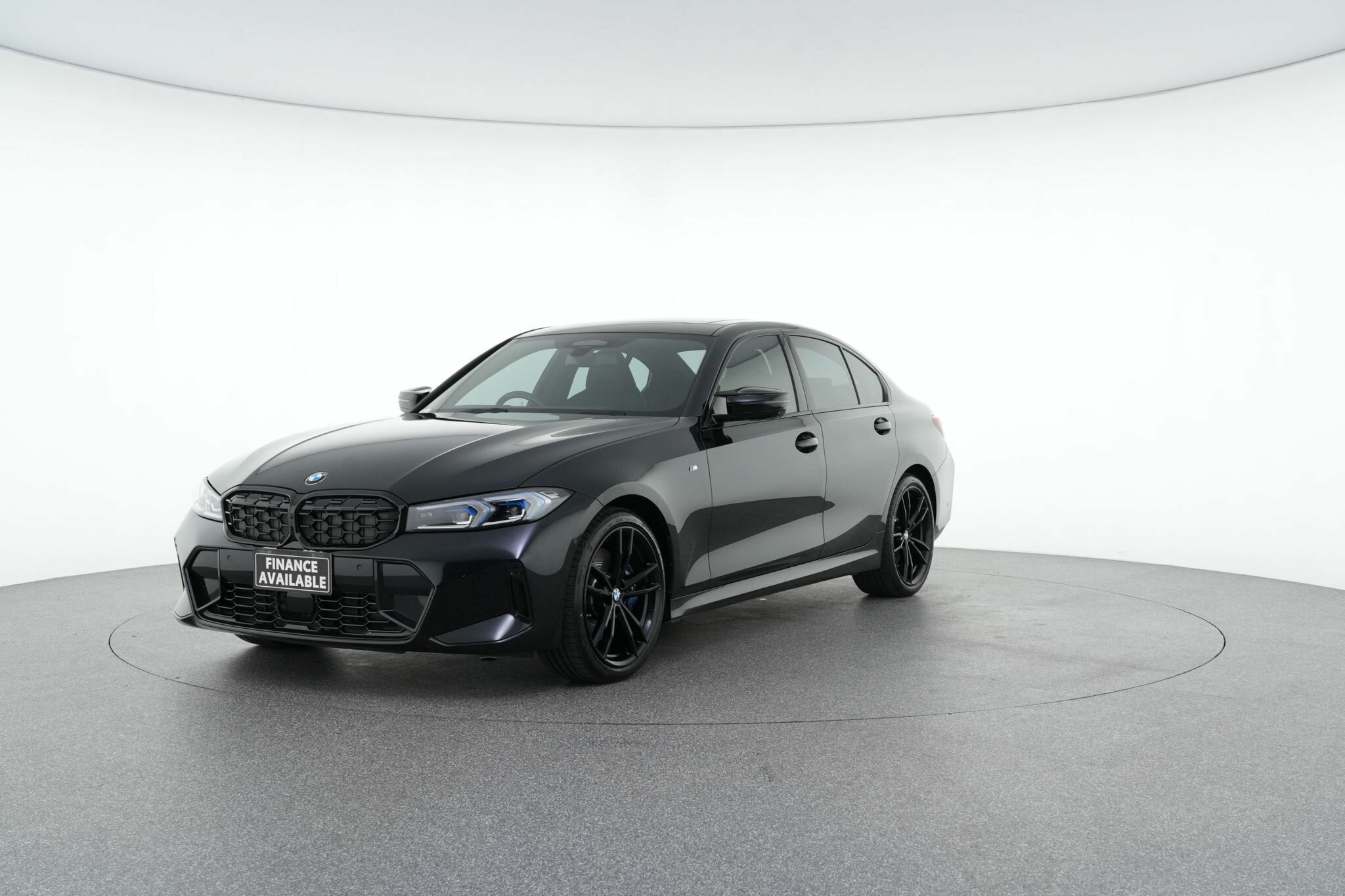 BMW 3 Series image 4