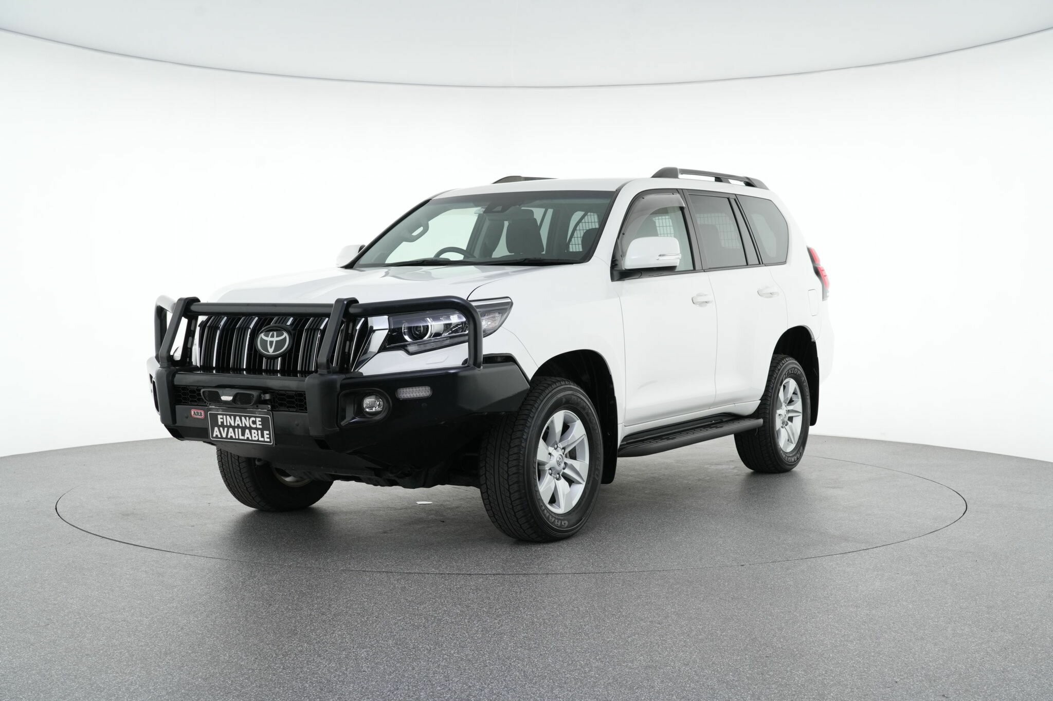 Toyota Landcruiser Prado image 4