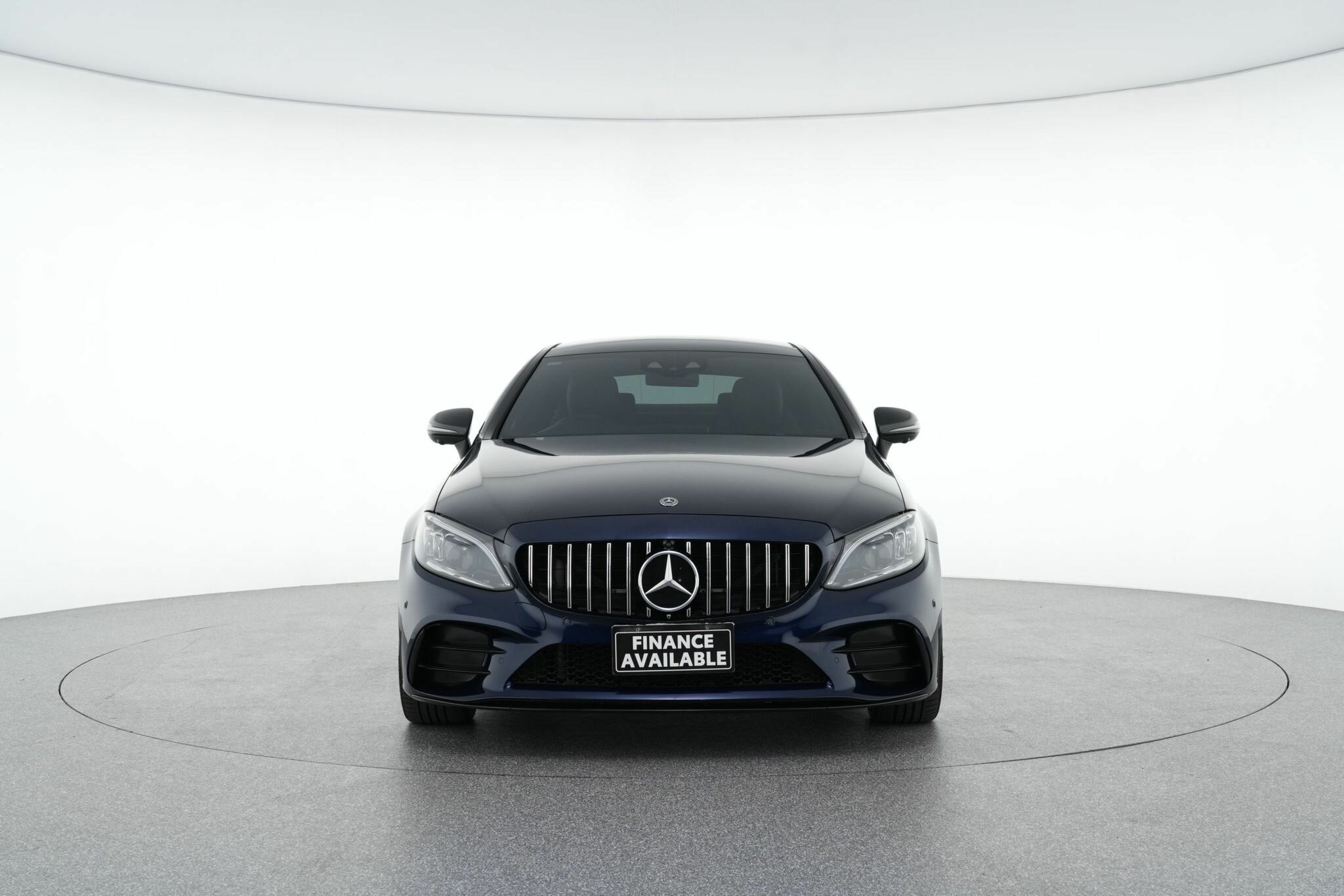 Mercedes Benz C-class image 3