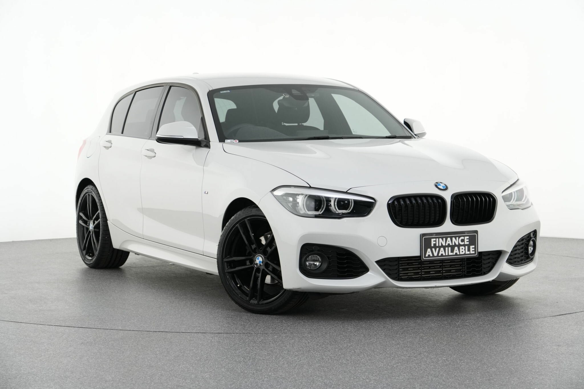 BMW 1 Series image 1