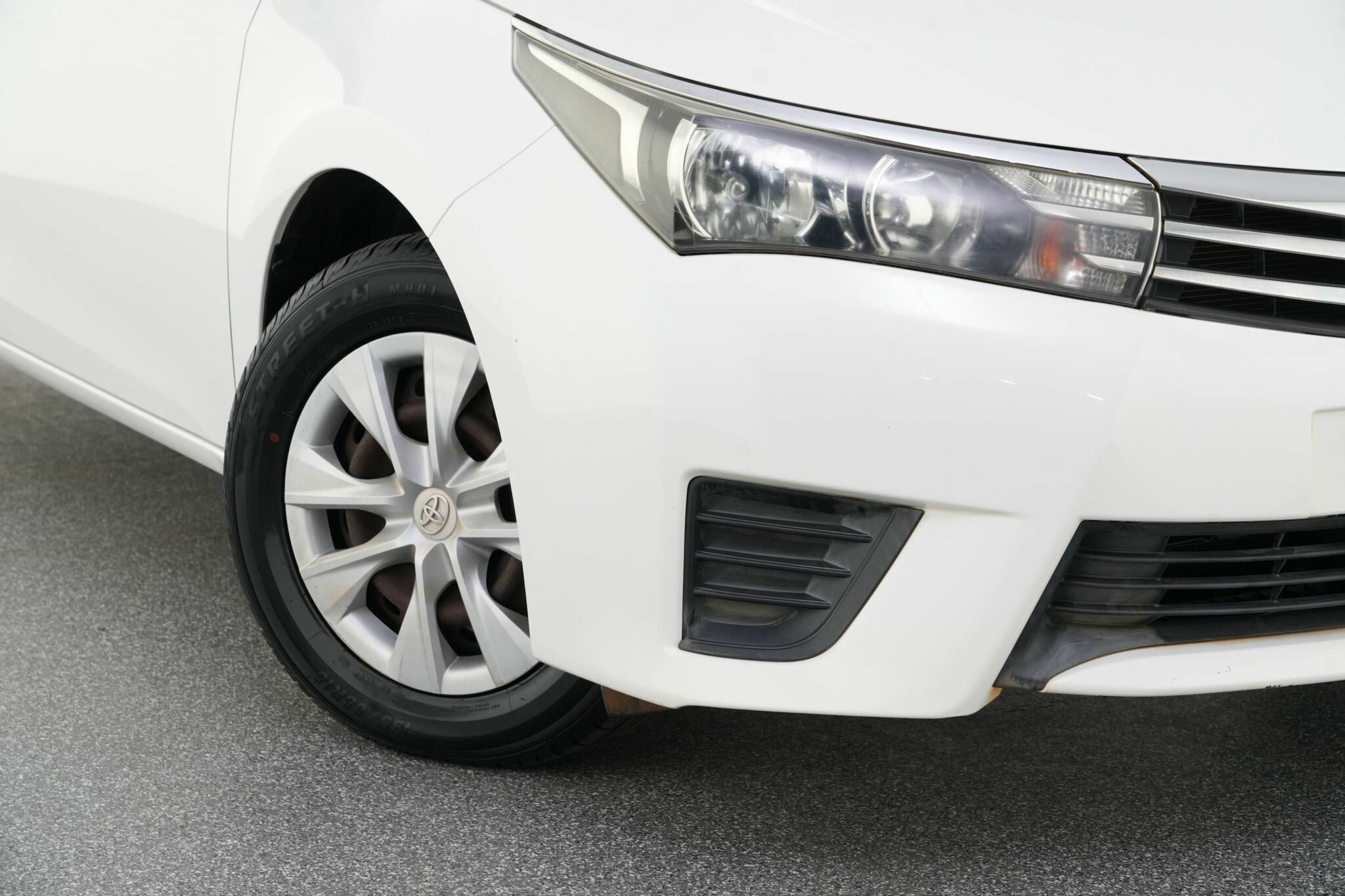 Toyota Corolla image 2