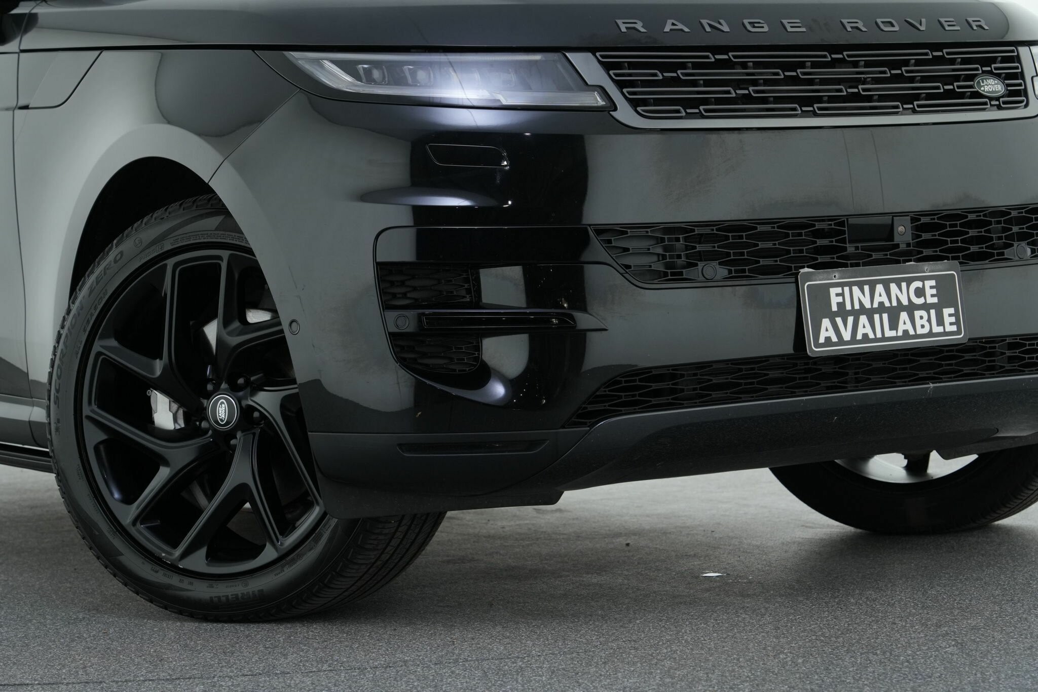Land Rover Range Rover Sport image 2
