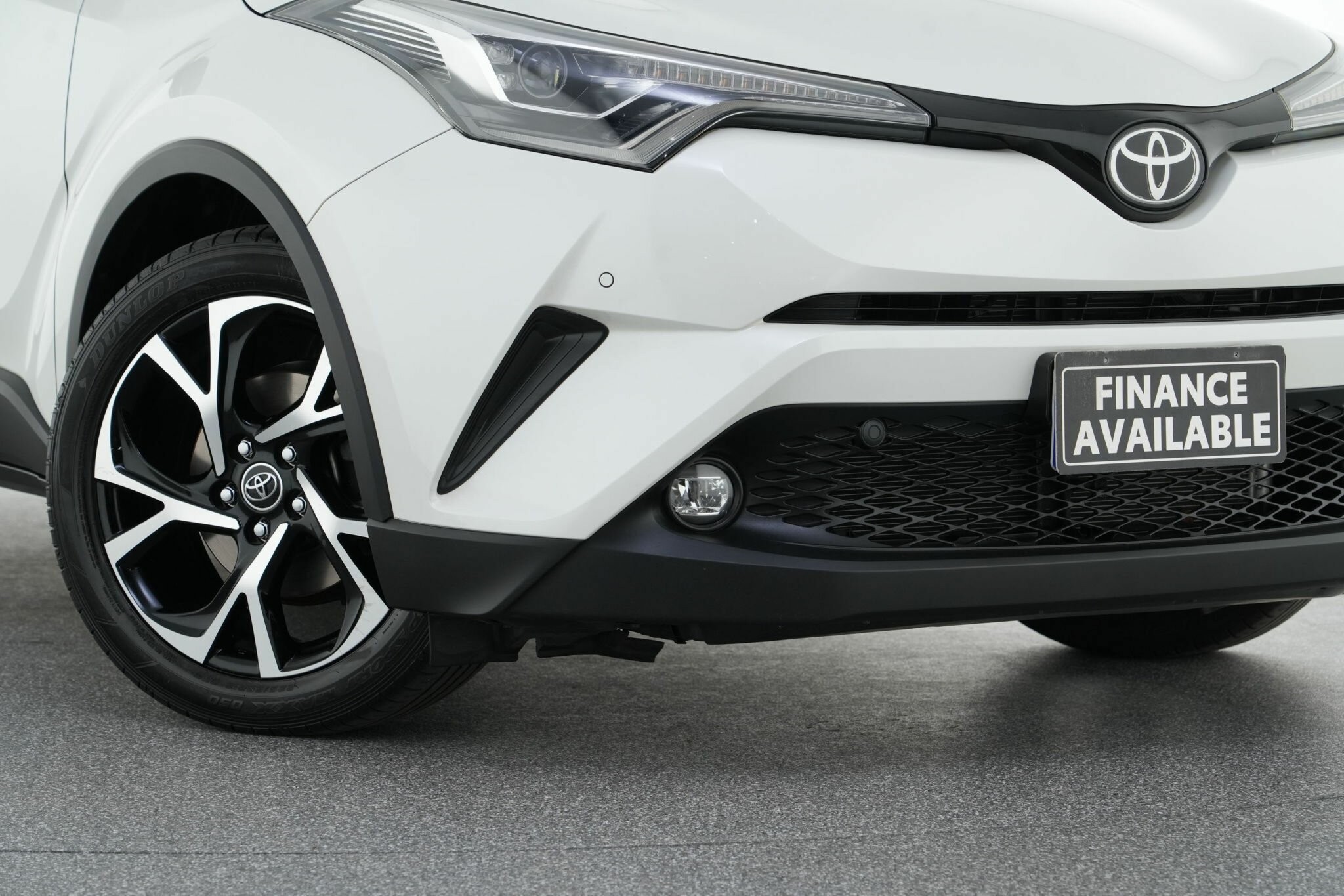 Toyota C-hr image 2