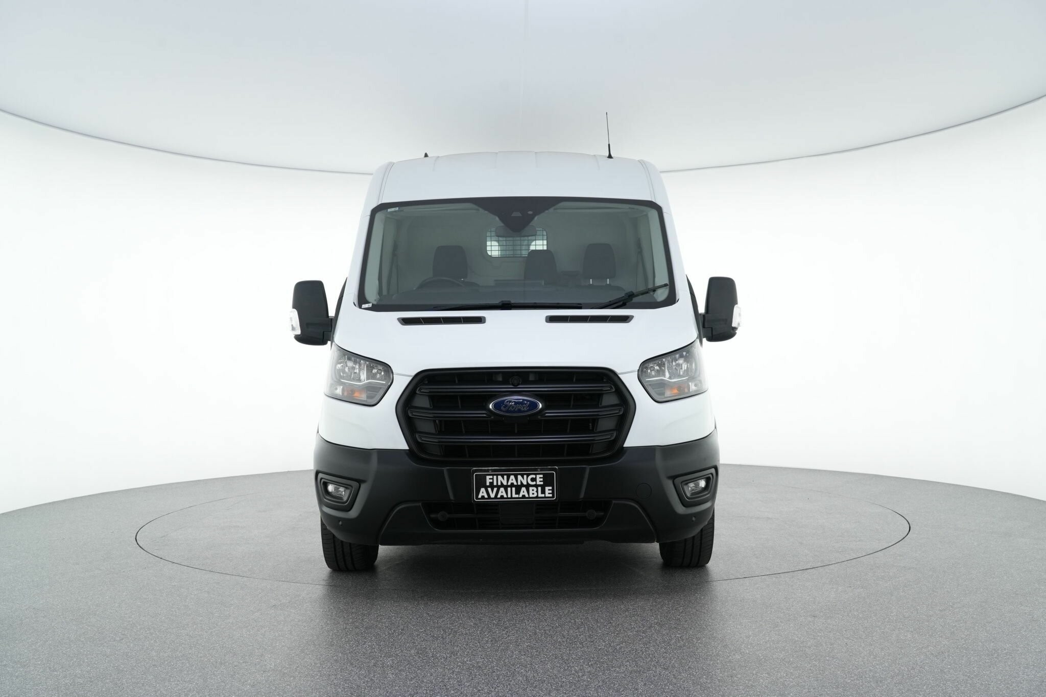 Ford Transit image 3