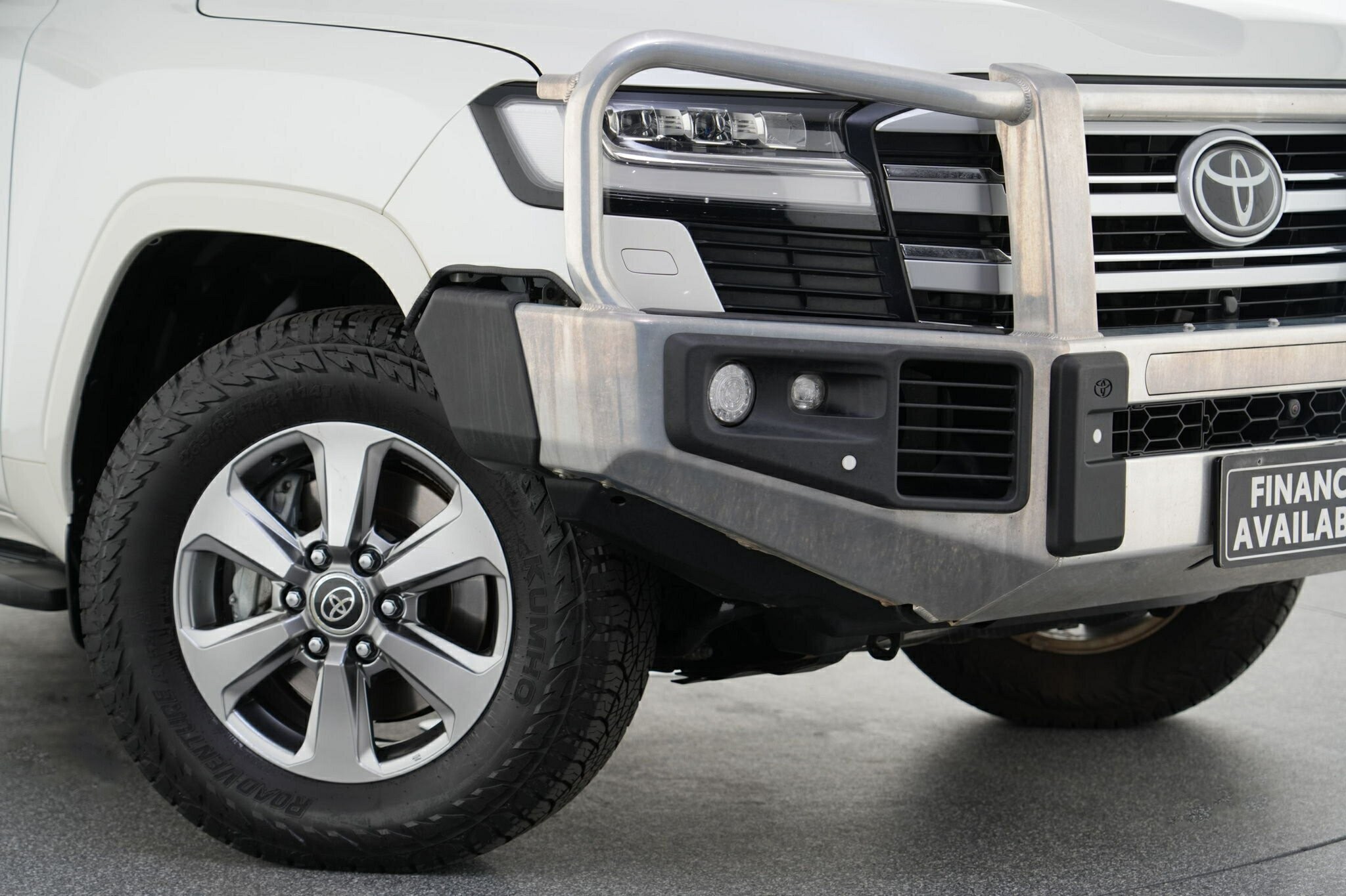 Toyota Landcruiser image 2